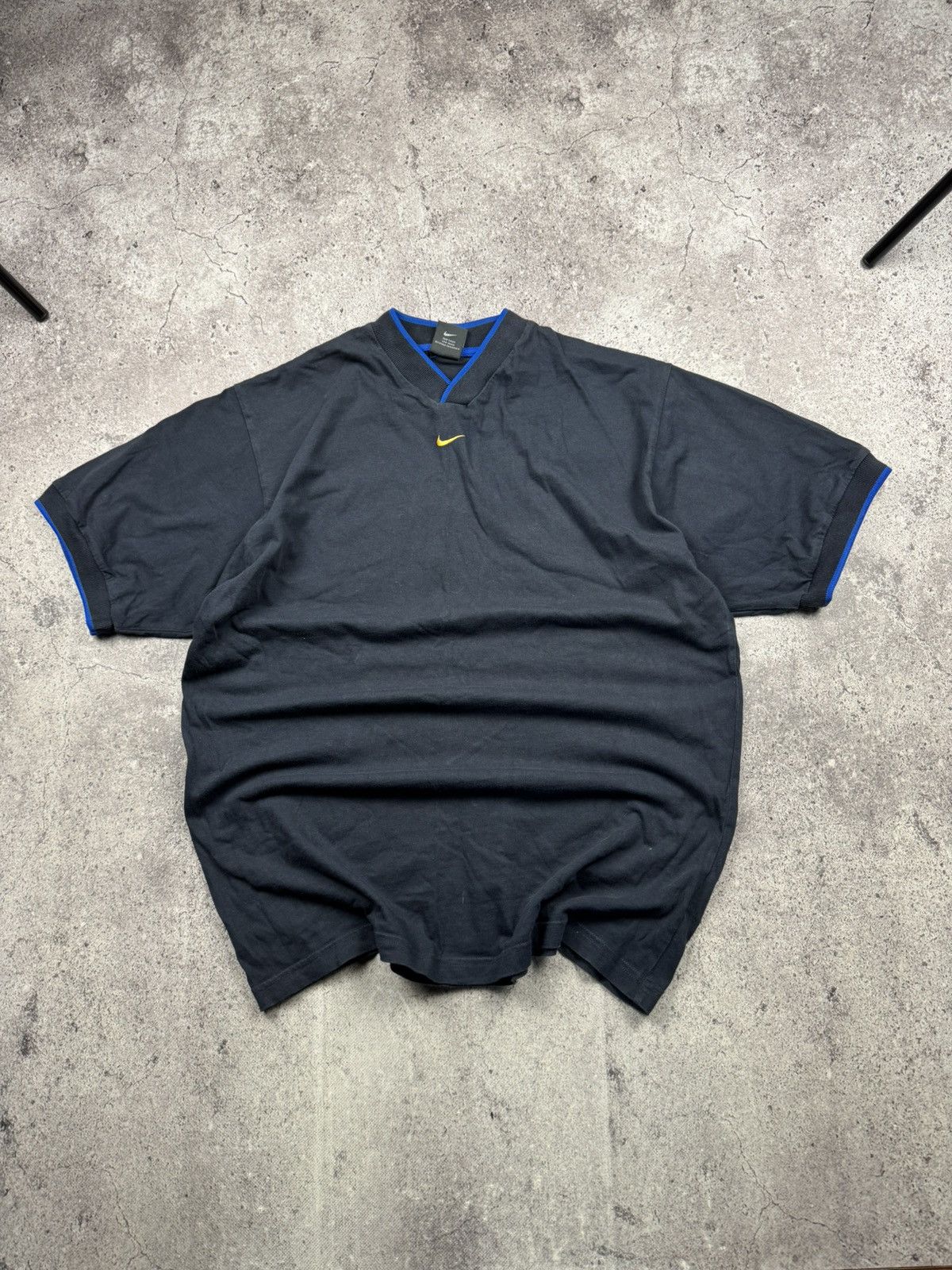 Nike Vintage 90s Nike Centre Swoosh Baggy T-Shirt Y2K Japan Style Size US L / EU 52-54 / 3 - 1 Thumbnail