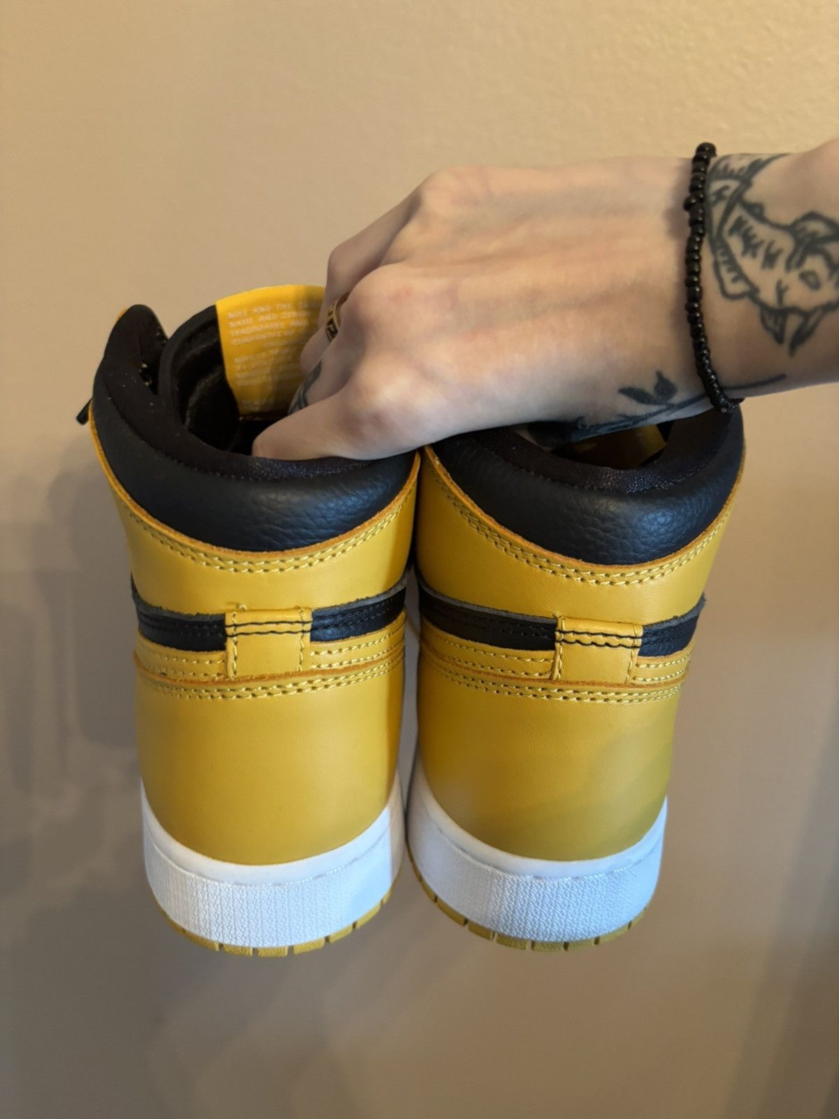 Jordan Brand Air Jordan 1 Retro High OG GS ‘Pollen' Size US 7 / EU 40 - 4 Thumbnail