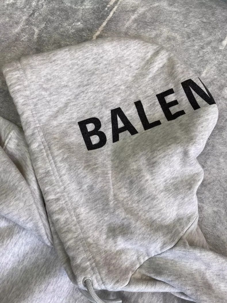 Balenciaga Balenciaga Medium Cut Hoodie 2501-Nextarrow Size US XS / EU 42 / 0 - 4 Thumbnail