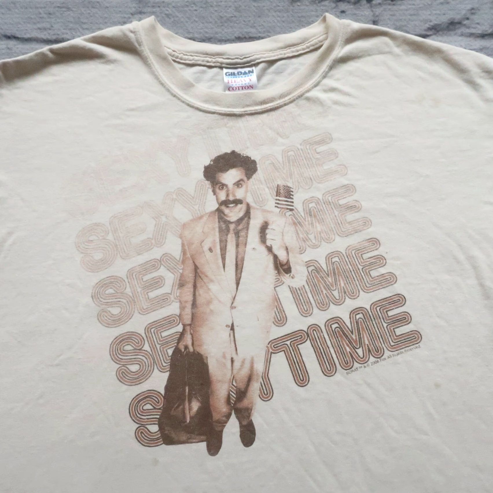 Gildan VINTAGE Borat Sexy Time Tshirt Mens T-Shirt XL Tan Movie Size US XL / EU 56 / 4 - 2 Thumbnail