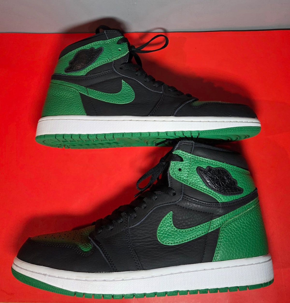 Jordan Brand Size 10.5 - Jordan 1 Retro OG High Pine Green 2.0 Size US 10.5 / EU 43-44 - 2 Thumbnail