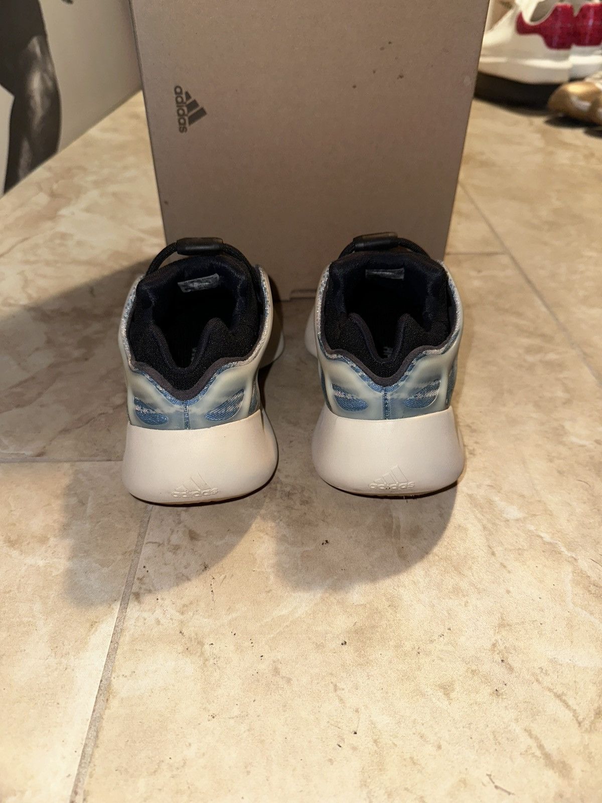 Adidas × Yeezy Adidas Yeezy 700 V3 Kyanite Size US 5.5 / EU 38 - 4 Thumbnail