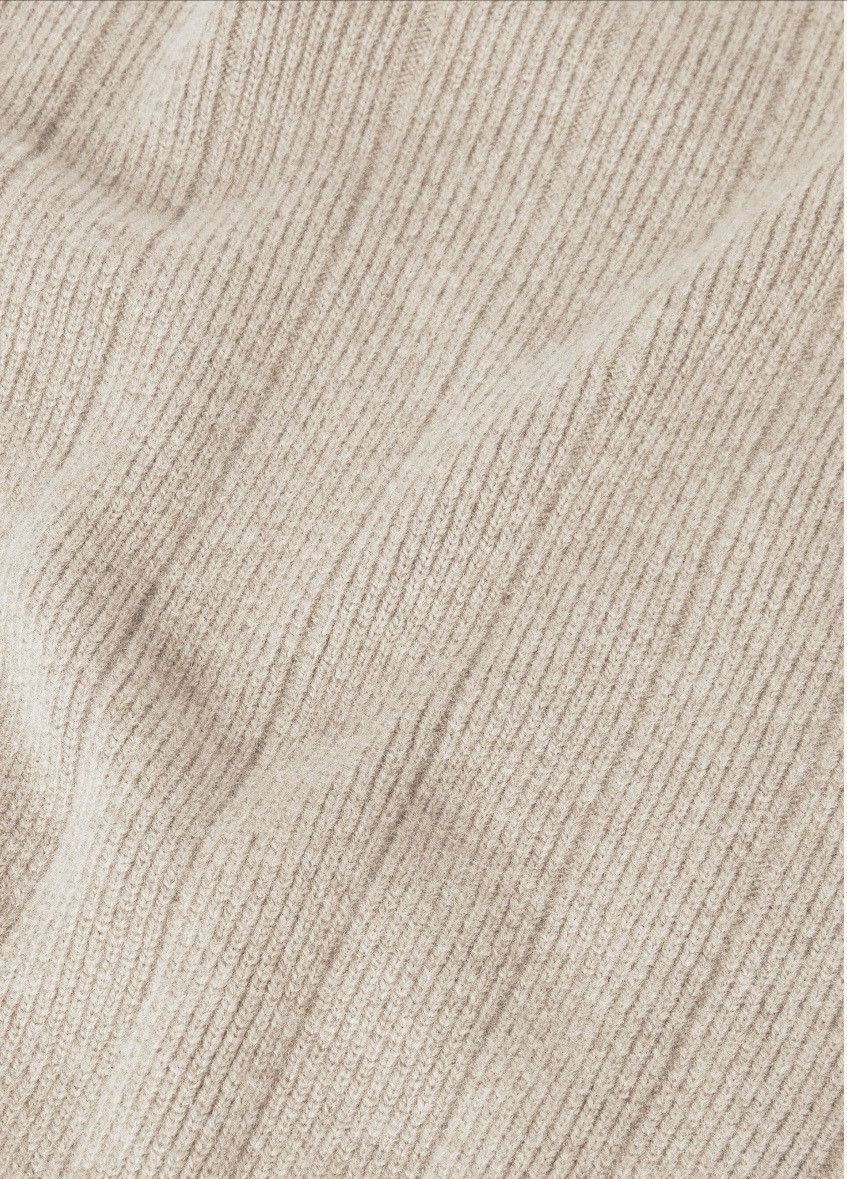 Loro Piana o1srvl11e0725 FAO2833 Baby Cashmere V-Neck Sweater in Ivory Size L / US 10 / IT 46 - 3 Thumbnail