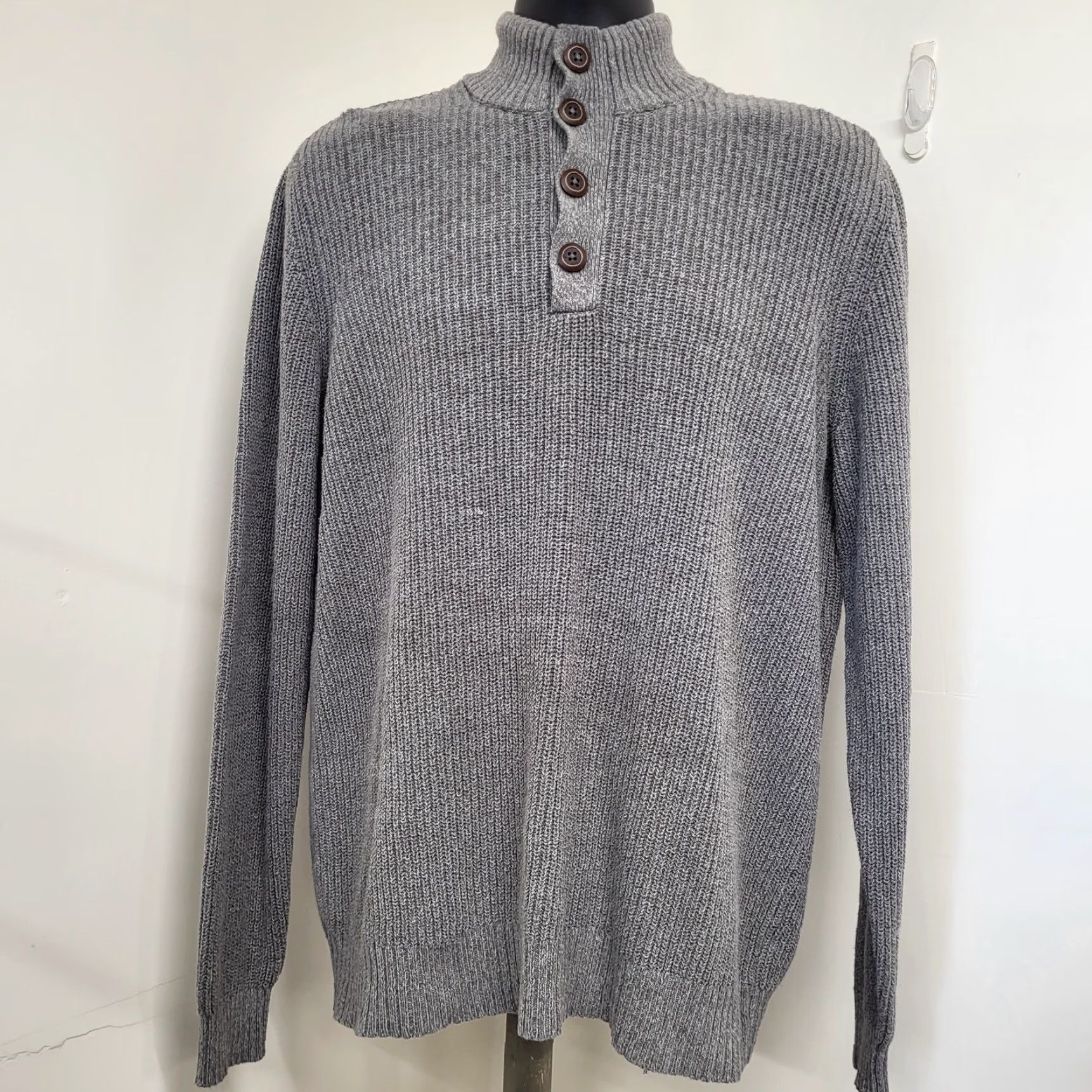 Vintage GH Bass Mens Henley Sweater Large Gray Sherpa Lined Collar Long Sleeve 4 Button Size US L / EU 52-54 / 3 - 2 Thumbnail