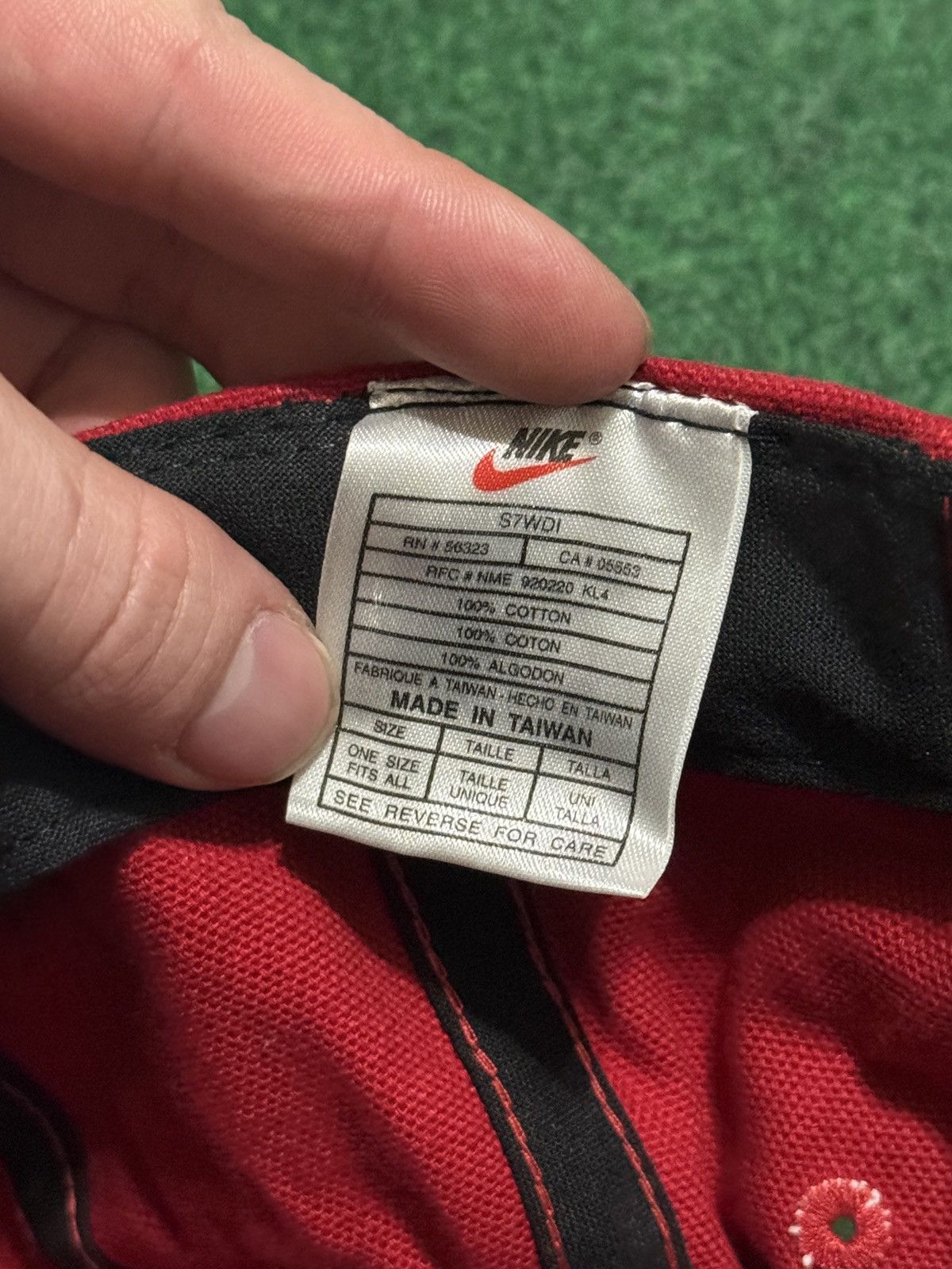 Nike Vintage Nike 90s Swoosh Check Strapback Red Baseball Hat Size ONE SIZE - 6 Thumbnail