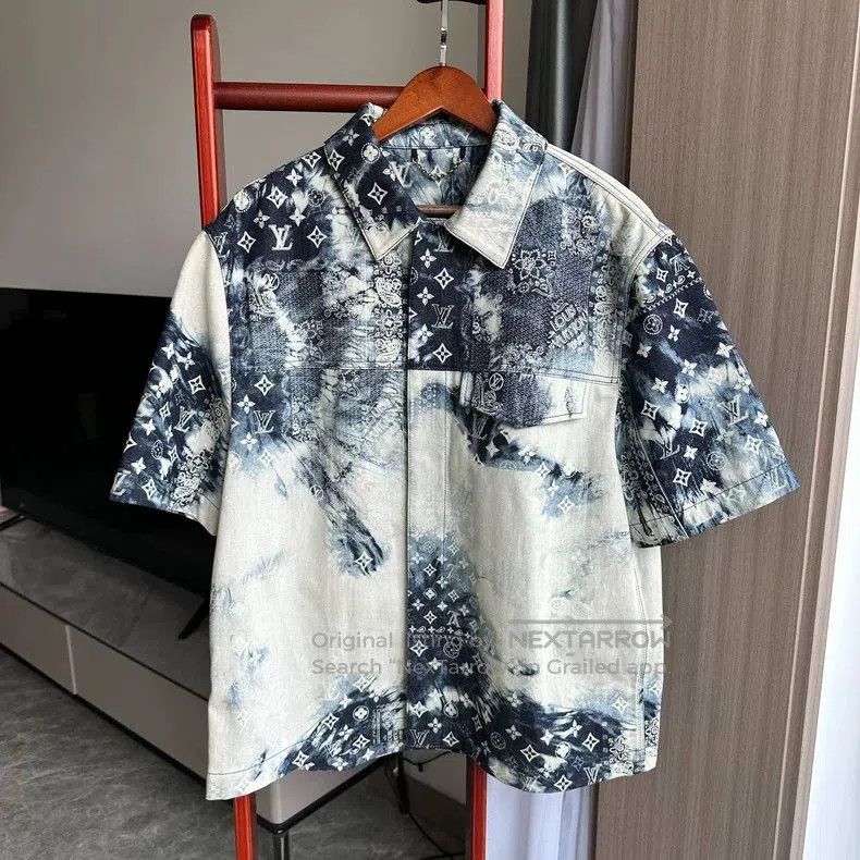Louis Vuitton Louis Vuitton Denim Paisley Short Sleeve Shirt. Size US L / EU 52-54 / 3 - 1 Thumbnail