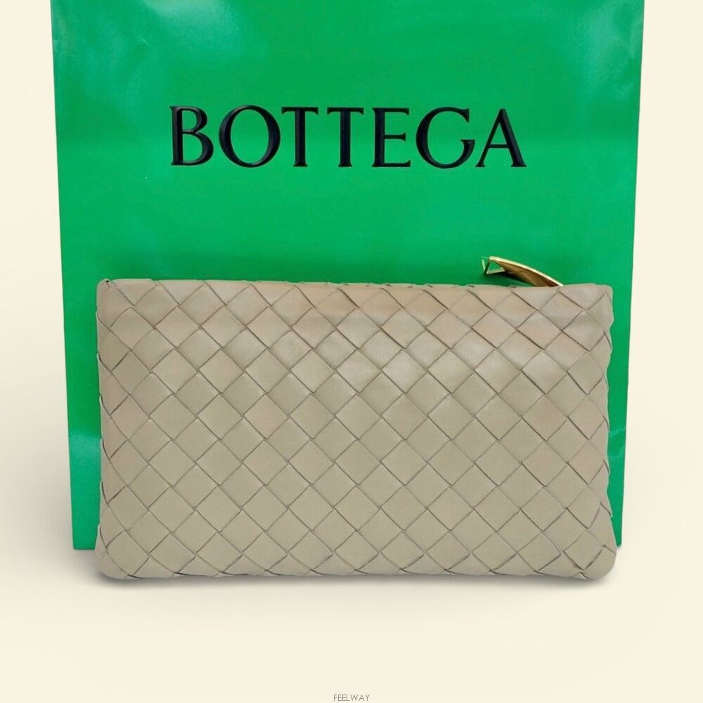 Bottega Veneta Intrecciato Small Pouch Clutch Bag Size ONE SIZE - 1 Thumbnail