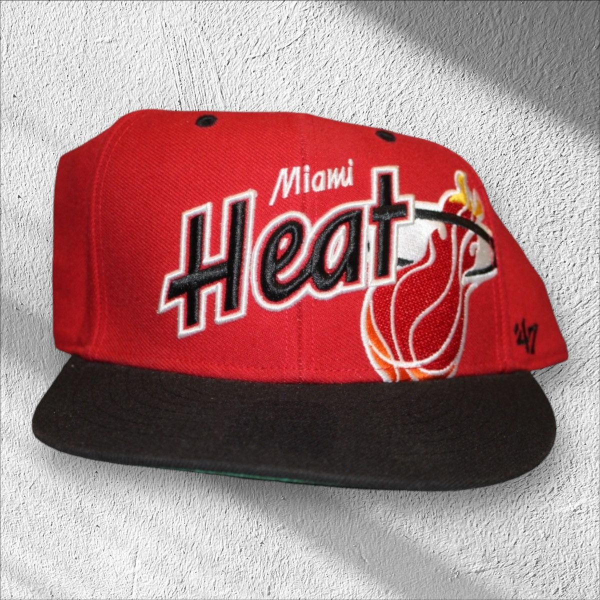 47 Brand Vintage Miami Heat 47 Brand 2-Tone Snapback Hat Size ONE SIZE - 1 Thumbnail