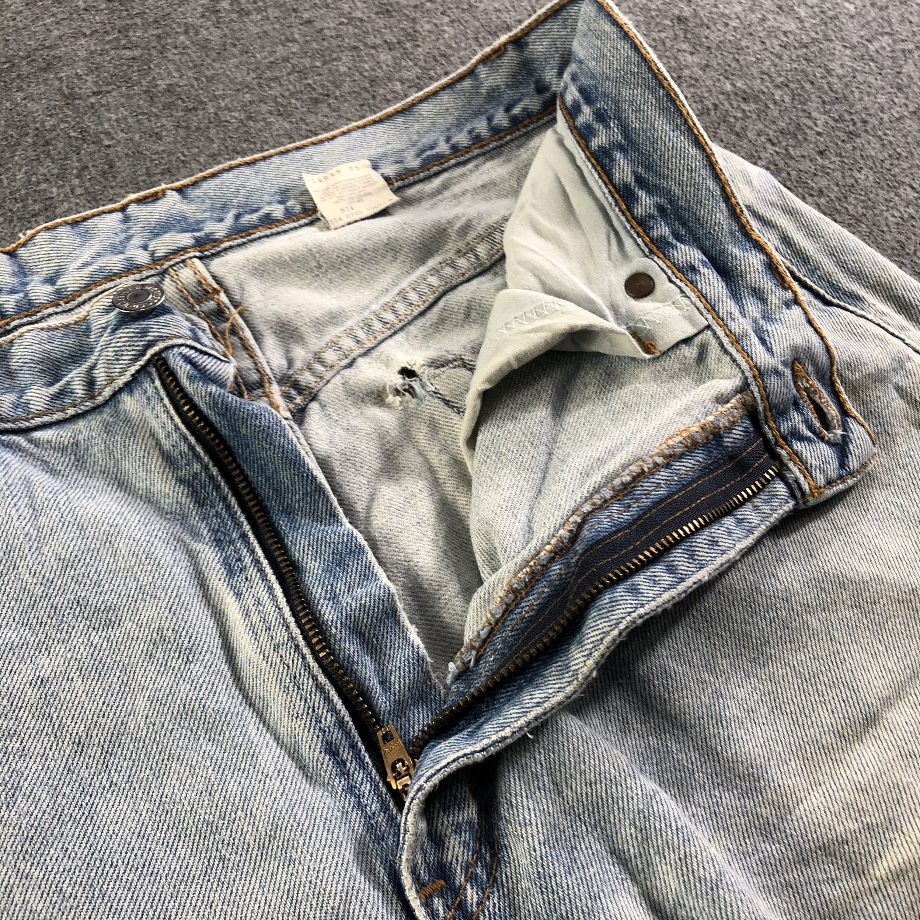 Levi's 90s Vintage Light Wash Levis 505 Jeans-J3239 Size US 33 - 9 Thumbnail