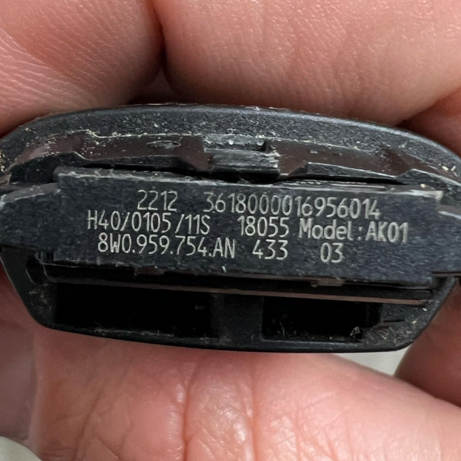 Audi GENUINE 2017 2018 ORIGINAL AUDI S KEYLESS REMOTE 8W0 959 754 Size ONE SIZE - 6 Thumbnail