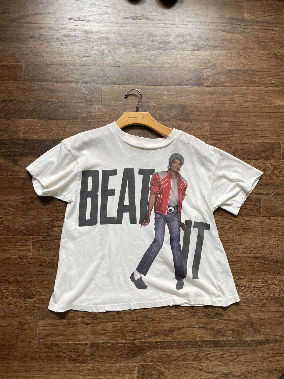 MADEWORN Michel Jackson BEAT IT ダメージ加工 白 Michael Jackson Beat It T-shirt | The Webster