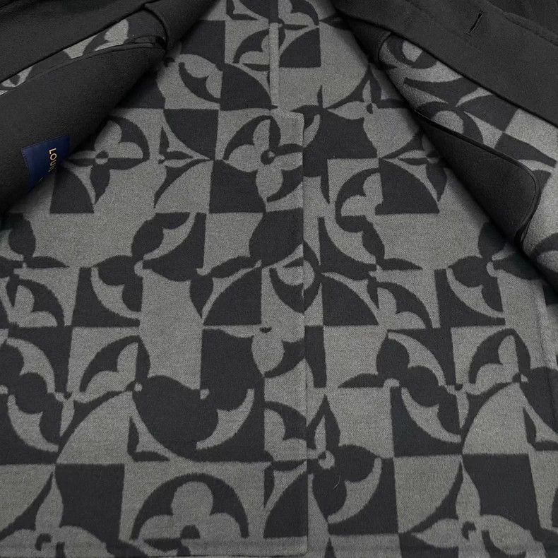Louis Vuitton Louis Vuitton Woolen coat Size US M / EU 48-50 / 2 - 5 Thumbnail