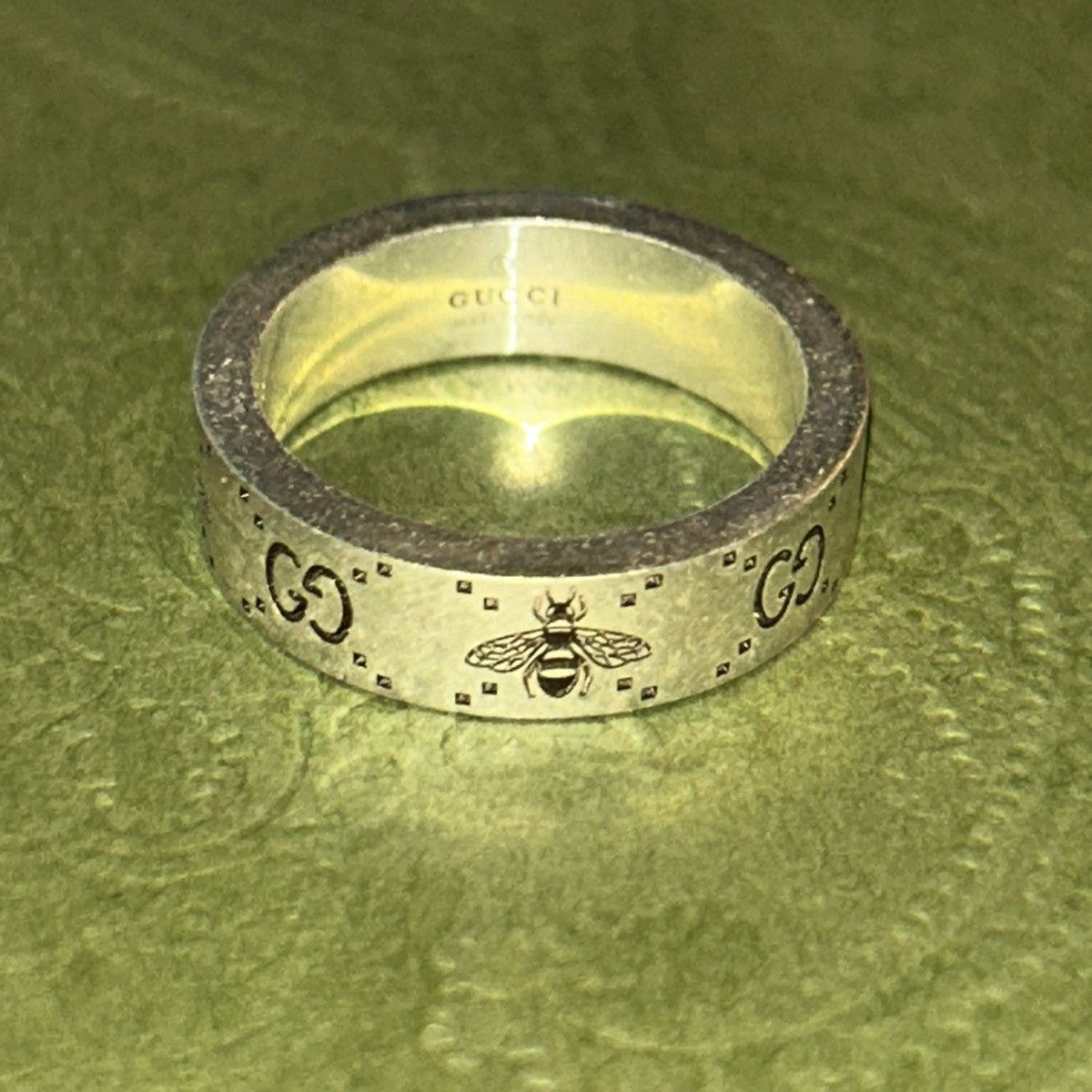 Gucci Gucci GG Signature Bee Engraved Wide Ring Silver 925 Size ONE SIZE - 5 Thumbnail