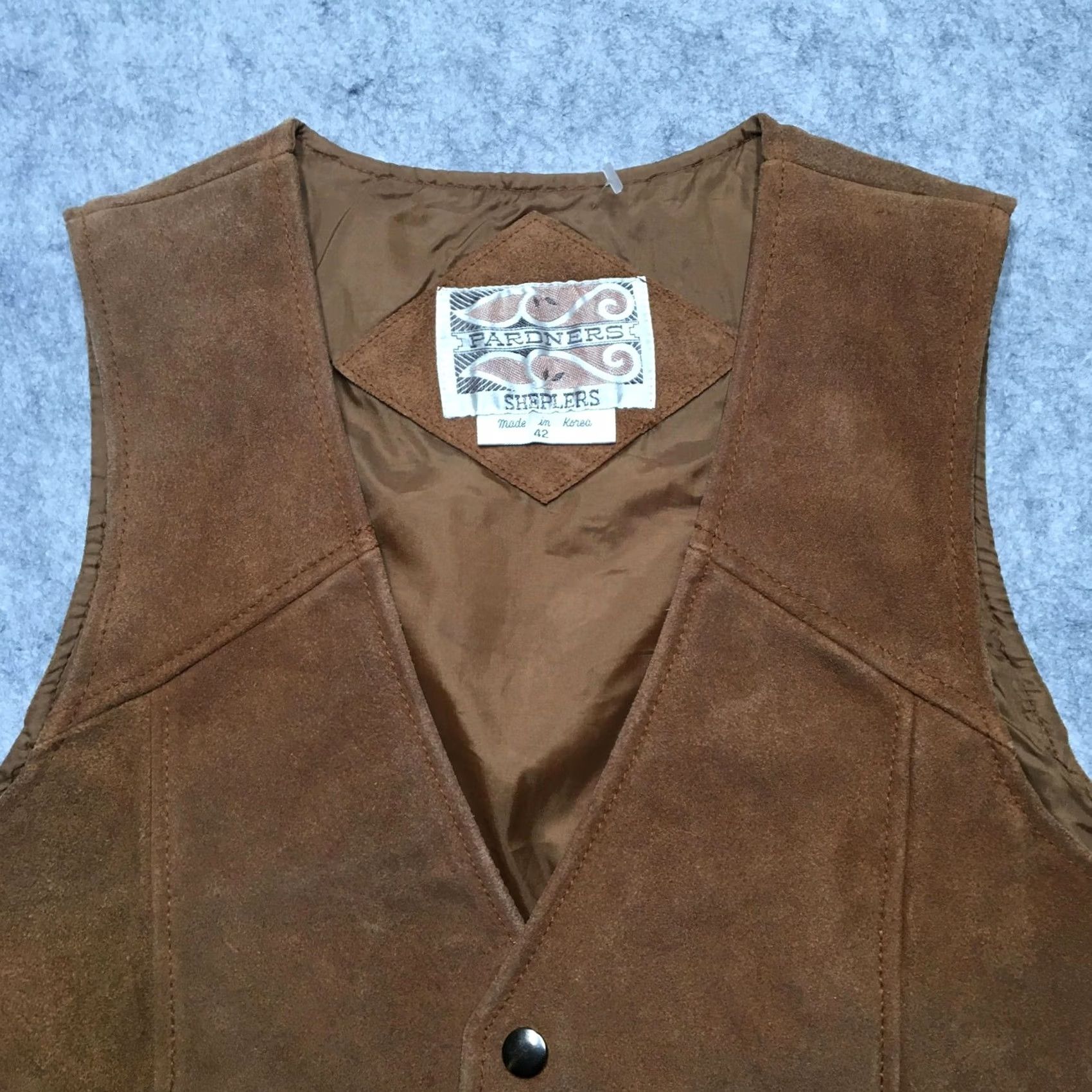 Vintage VINTAGE Sheplers Pardners Vest Mens 42 Brown Suede Leather Western Cowboy Pockets Size US XS / EU 42 / 0 - 3 Thumbnail