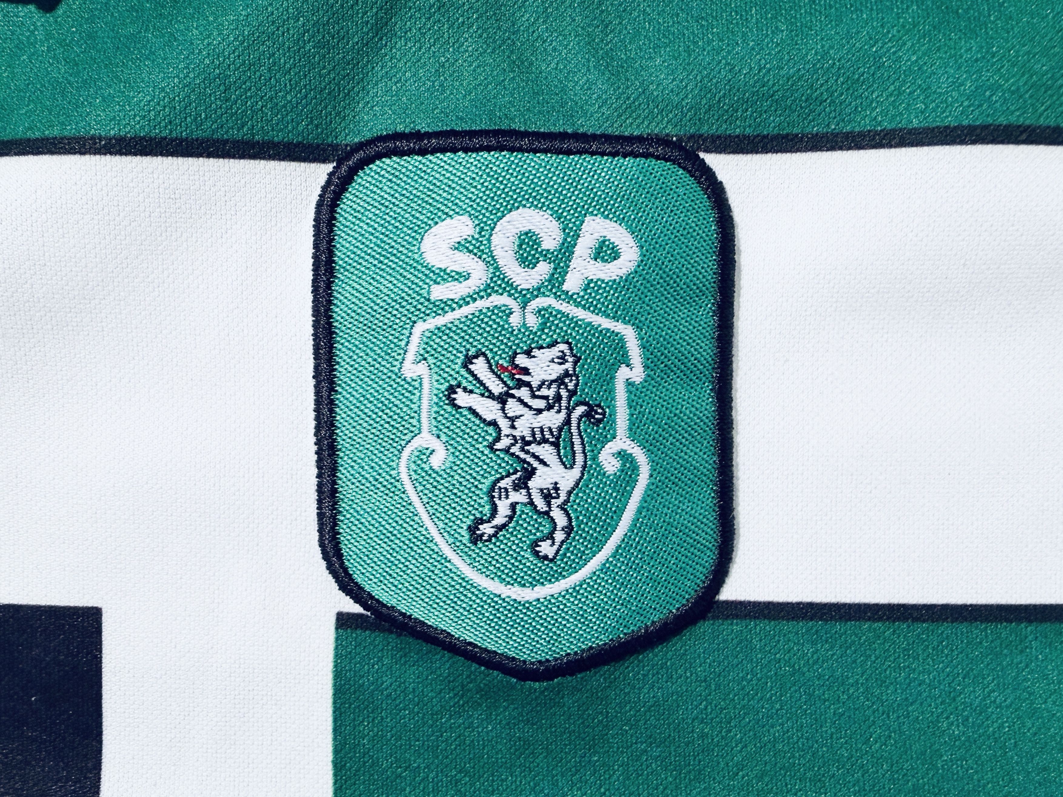 Reebok Sporting Lisbon Home Shirt 2001 - 2002 Size US L / EU 52-54 / 3 - 7 Thumbnail