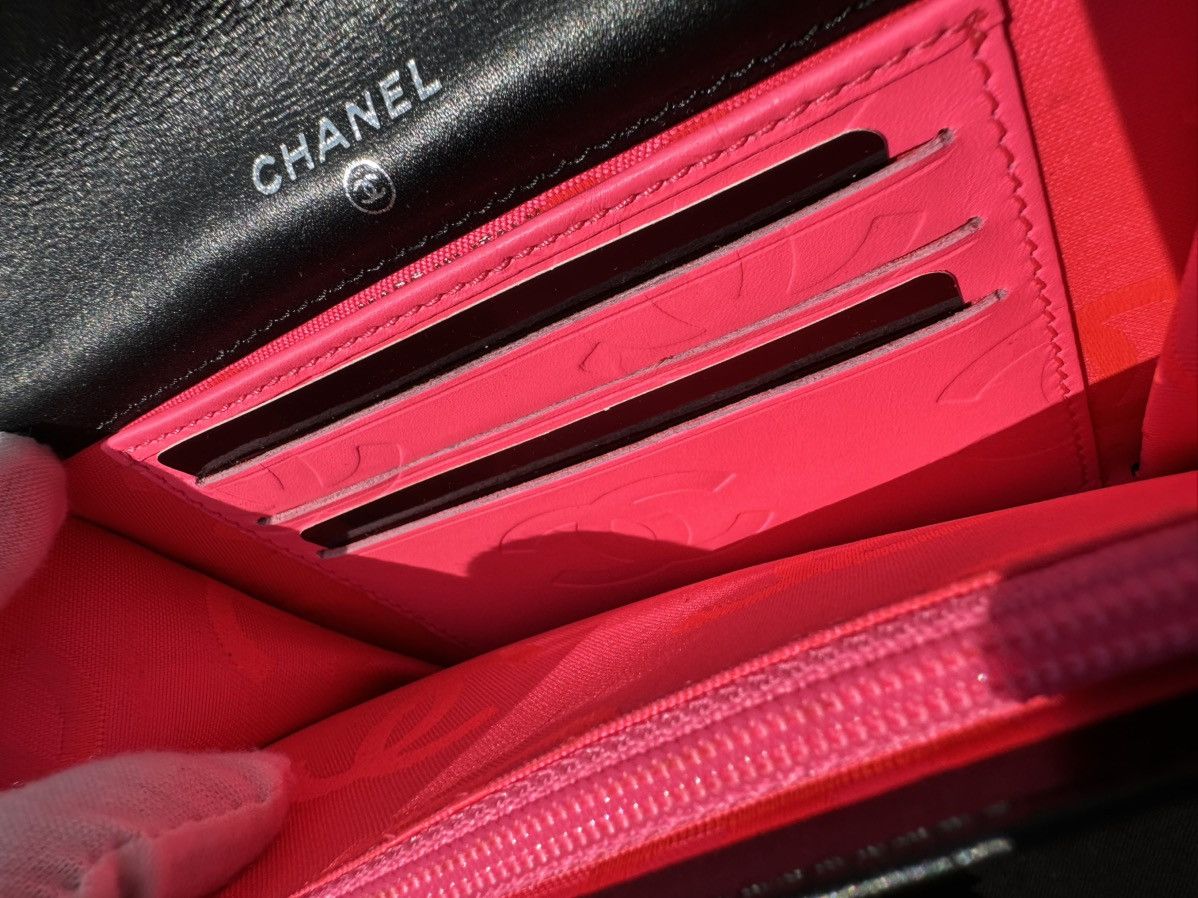 Chanel EXTREMELY RARE CHANEL CAMBON LINE BI-FOLD WALLET LAMBSKIN Size ONE SIZE - 9 Thumbnail