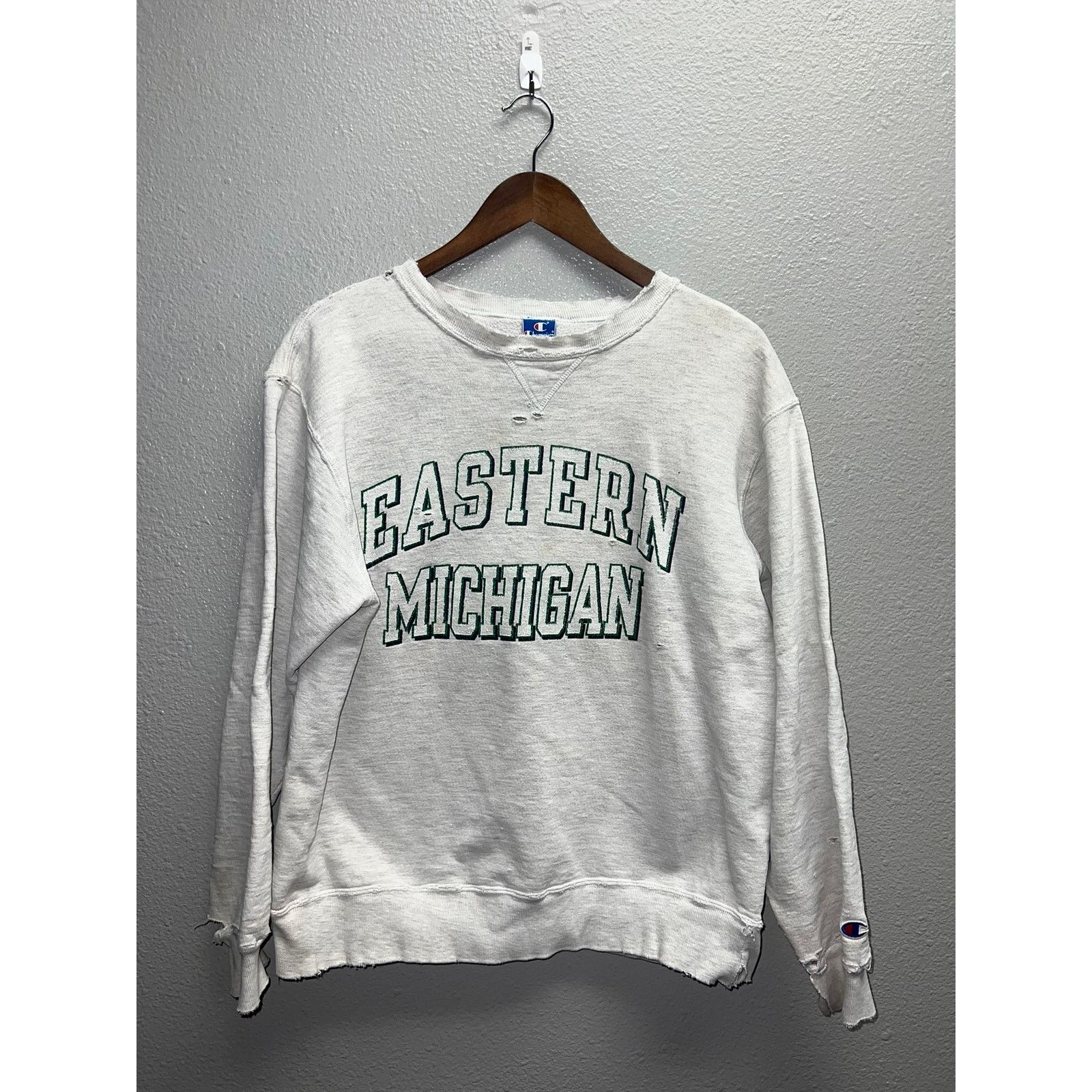 Vintage Womens Vintage Champion Eastern Michigan Sweatshirt Worn XL Size XL / US 12-14 / IT 48-50 - 1 Thumbnail