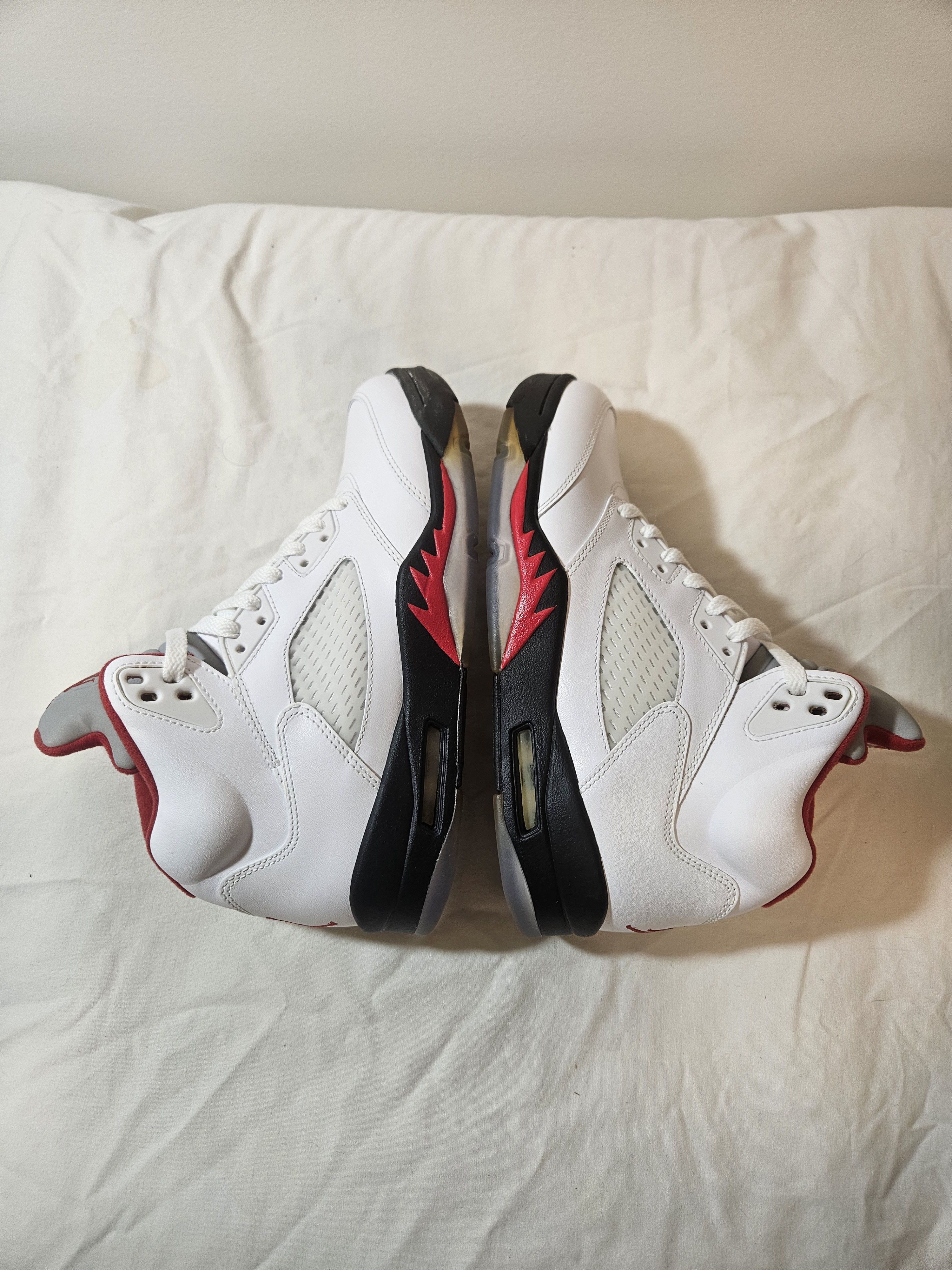Jordan Brand 2013 Air Jordan 5 Retro Fire Red basketball shoes Size US 8 / EU 41 - 3 Thumbnail
