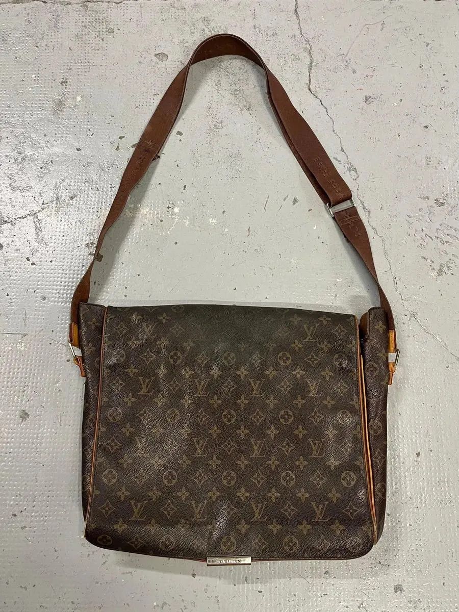 Louis Vuitton 2000s Louis Vuitton Brown Monogram Leather Shoulder Bag Size ONE SIZE - 1 Thumbnail