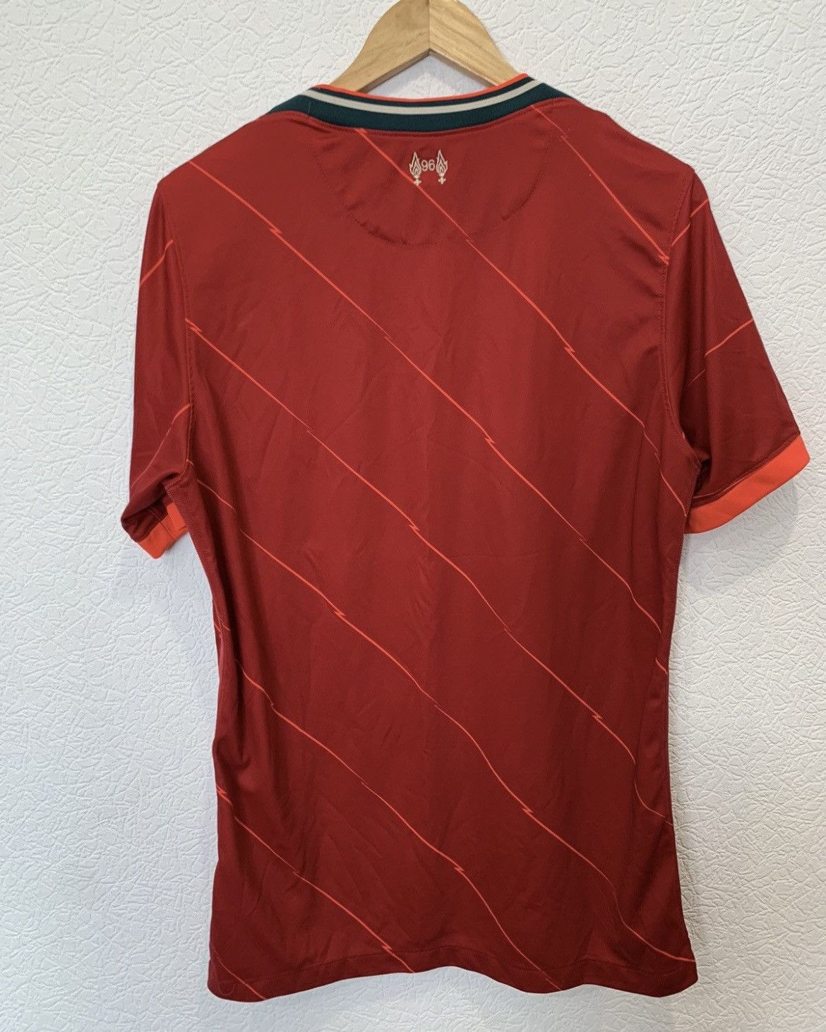Nike LIVERPOOL NIKE 2021/2022 HOME KIT SOCCER JERSEY FOOTBALL Size US L / EU 52-54 / 3 - 8 Thumbnail