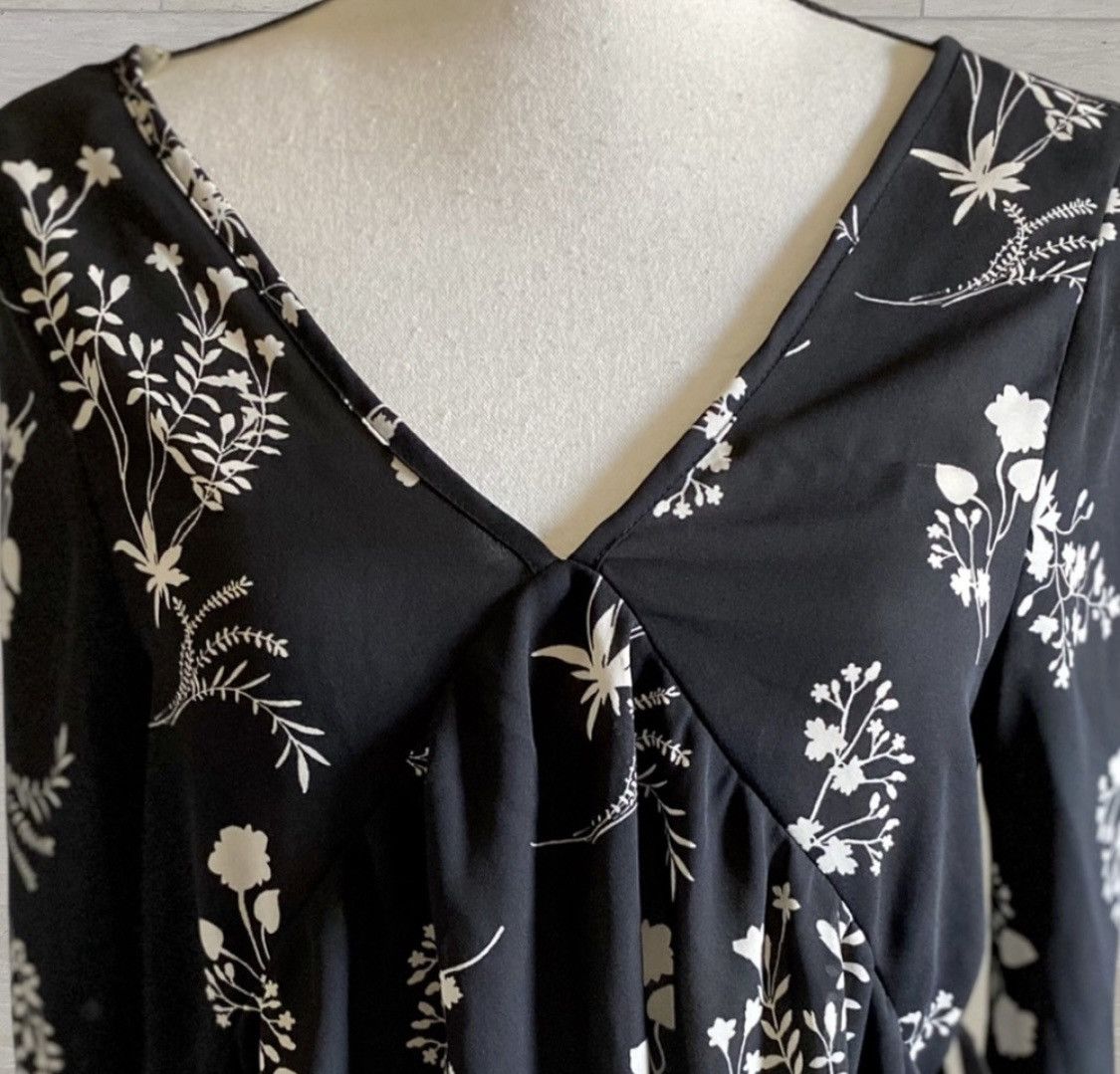 Other CHARLOTTE RUSSE OPEN BACK FLORAL BELL SLEEVE BLOUSE TOP Size S / US 4 / IT 40 - 5 Thumbnail