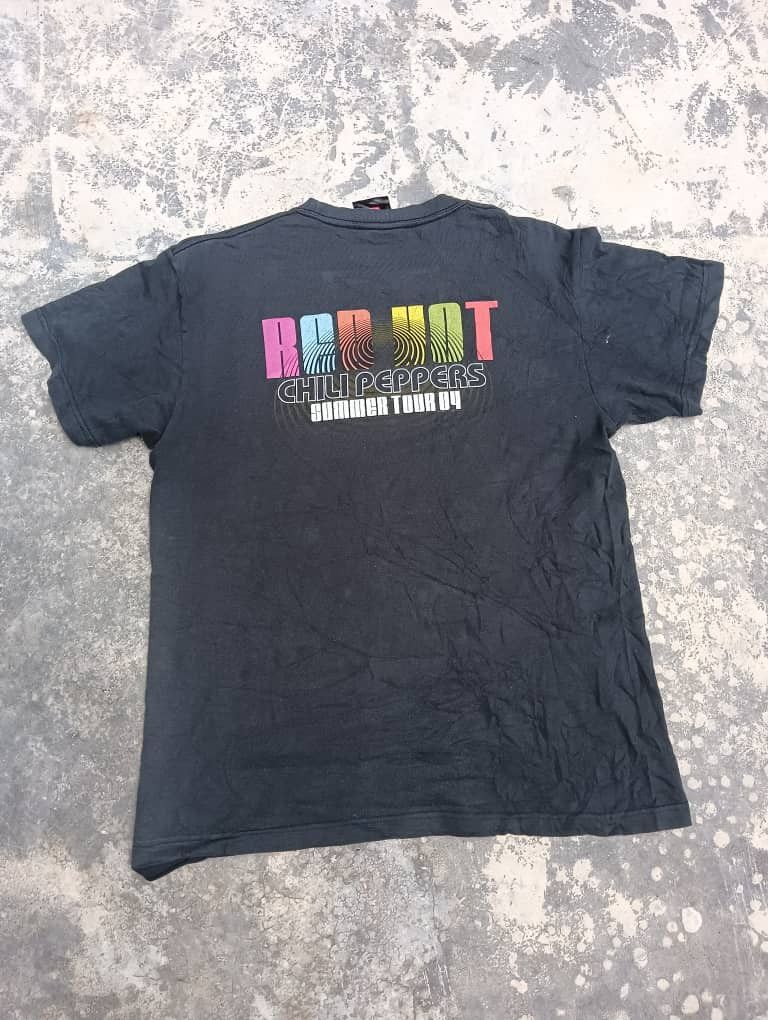 Band Tees Vintage Y2K red hot chili peppers summer tour o4 tshirts Size US M / EU 48-50 / 2 - 1 Thumbnail