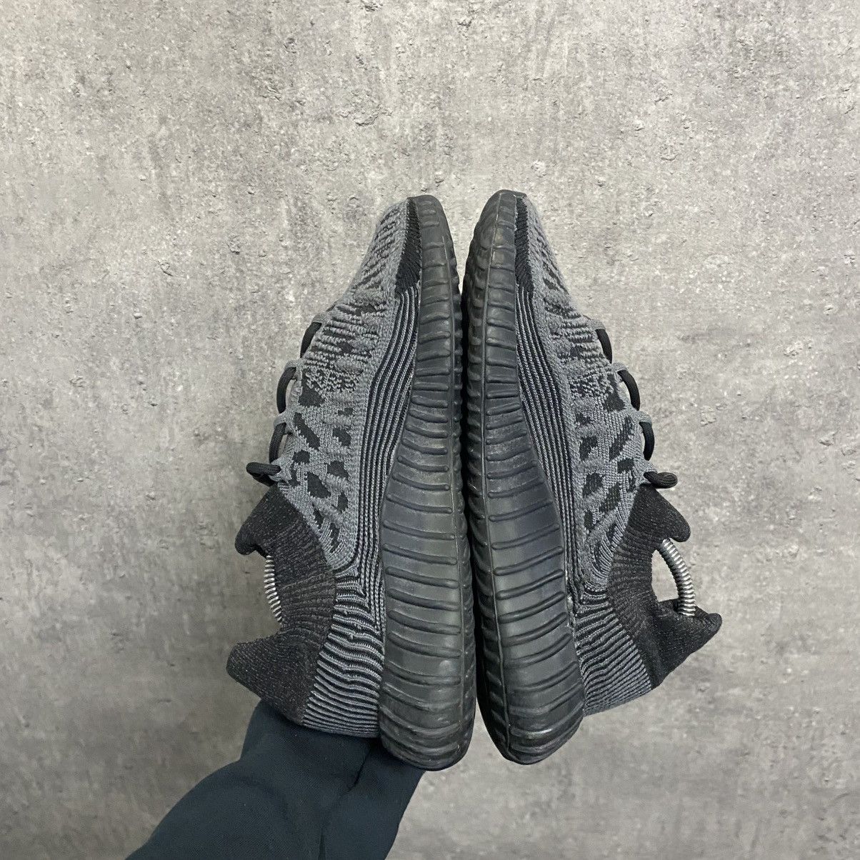 Adidas × Kanye West Adidas Yeezy Boost 350 V2 Sneakers Size US 8 / EU 41 - 6 Thumbnail