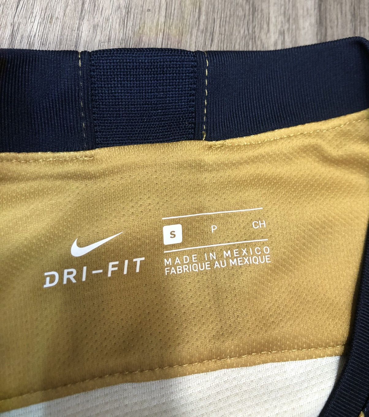 Nike Pumas de la UNAM 18/19 away shirt Size US S / EU 44-46 / 1 - 11 Thumbnail