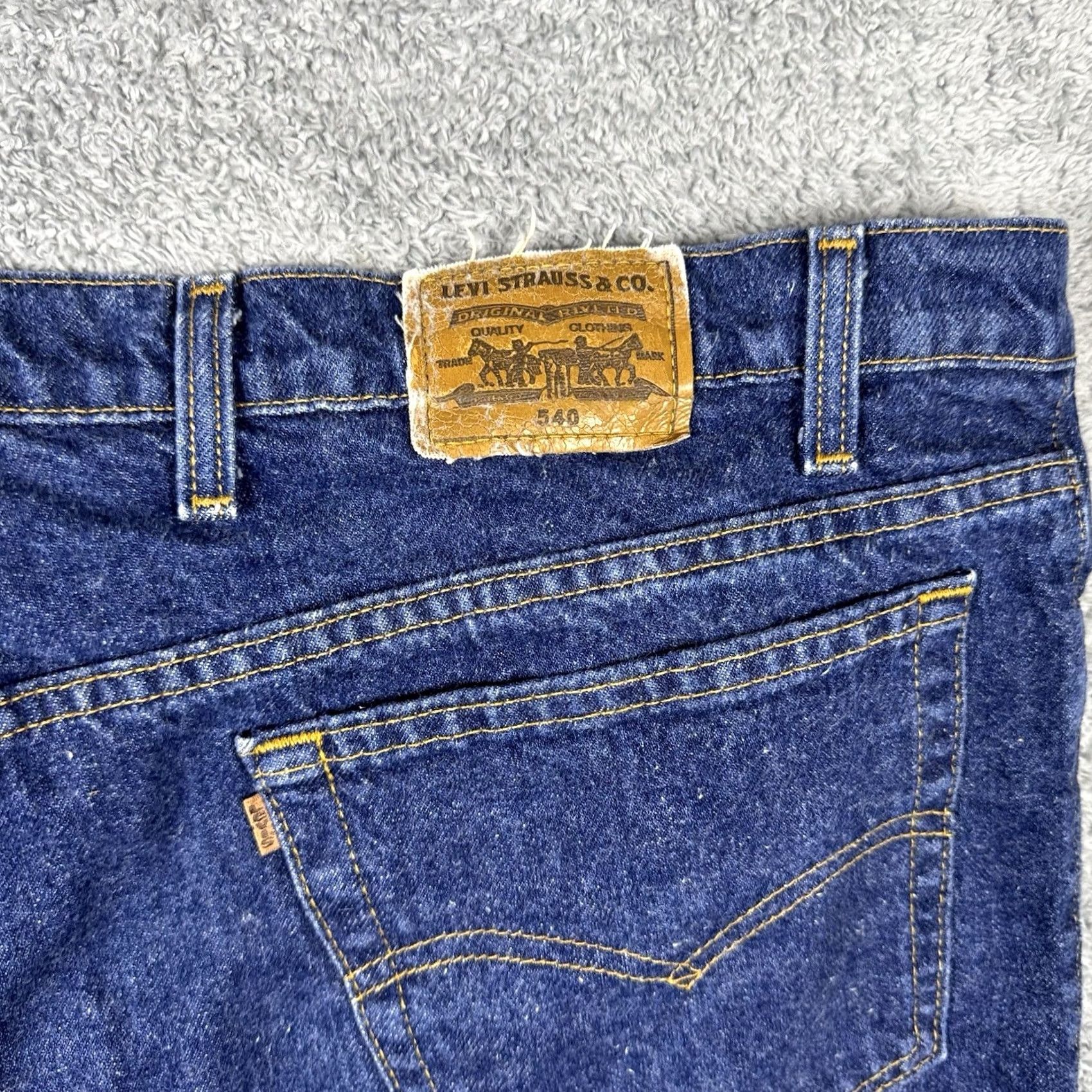 Levi's 2. Maximizes Search Visibility: Combines key features ("Vintage," "Levi'S," "540 Jeans," "Brown Tab") in a clear and prominent way Size US 32 / EU 48 - 6 Thumbnail