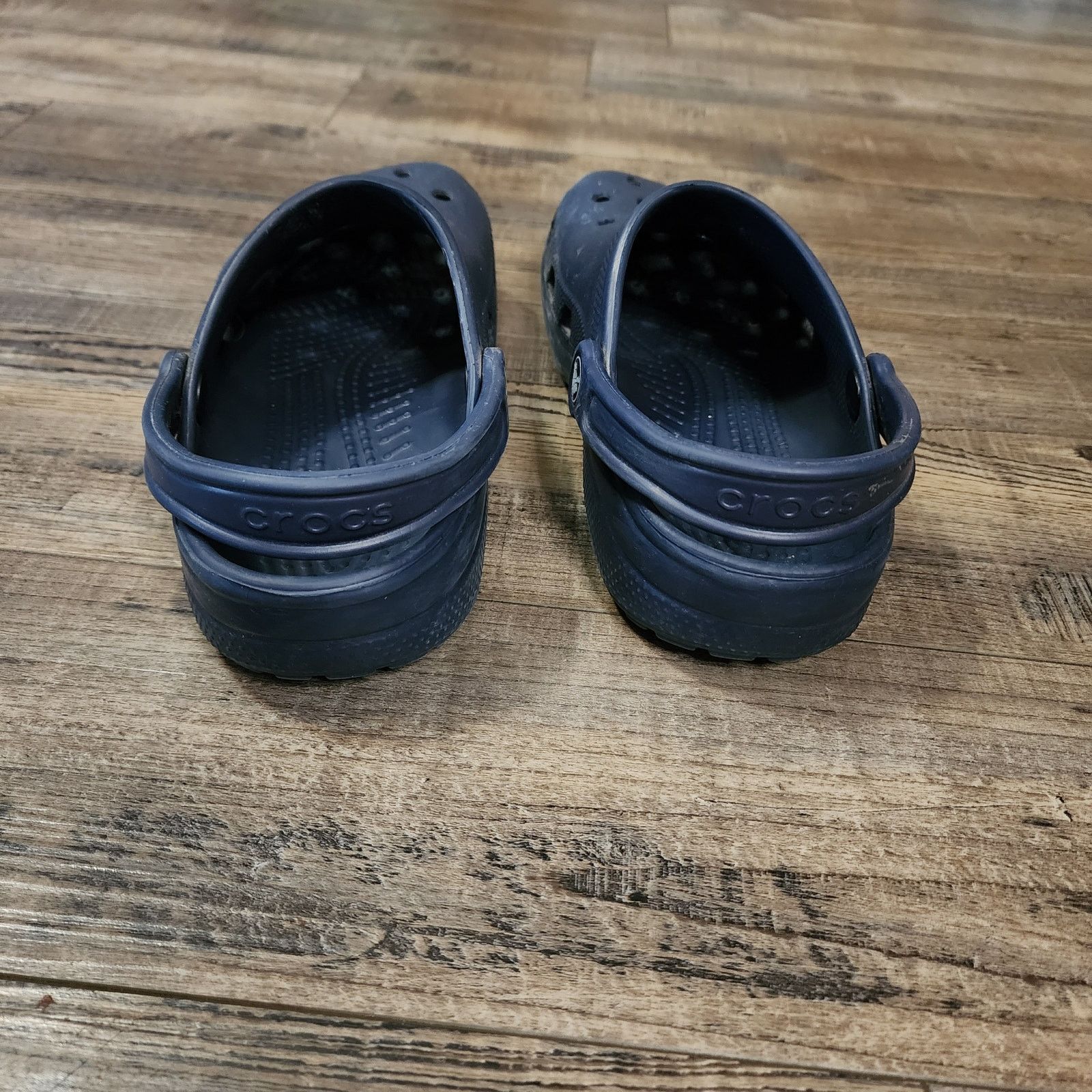 Crocs Classic Crocs dark blue size W8/M6 Pre-owned good shape SH1 Size US 6 / EU 39 - 6 Thumbnail