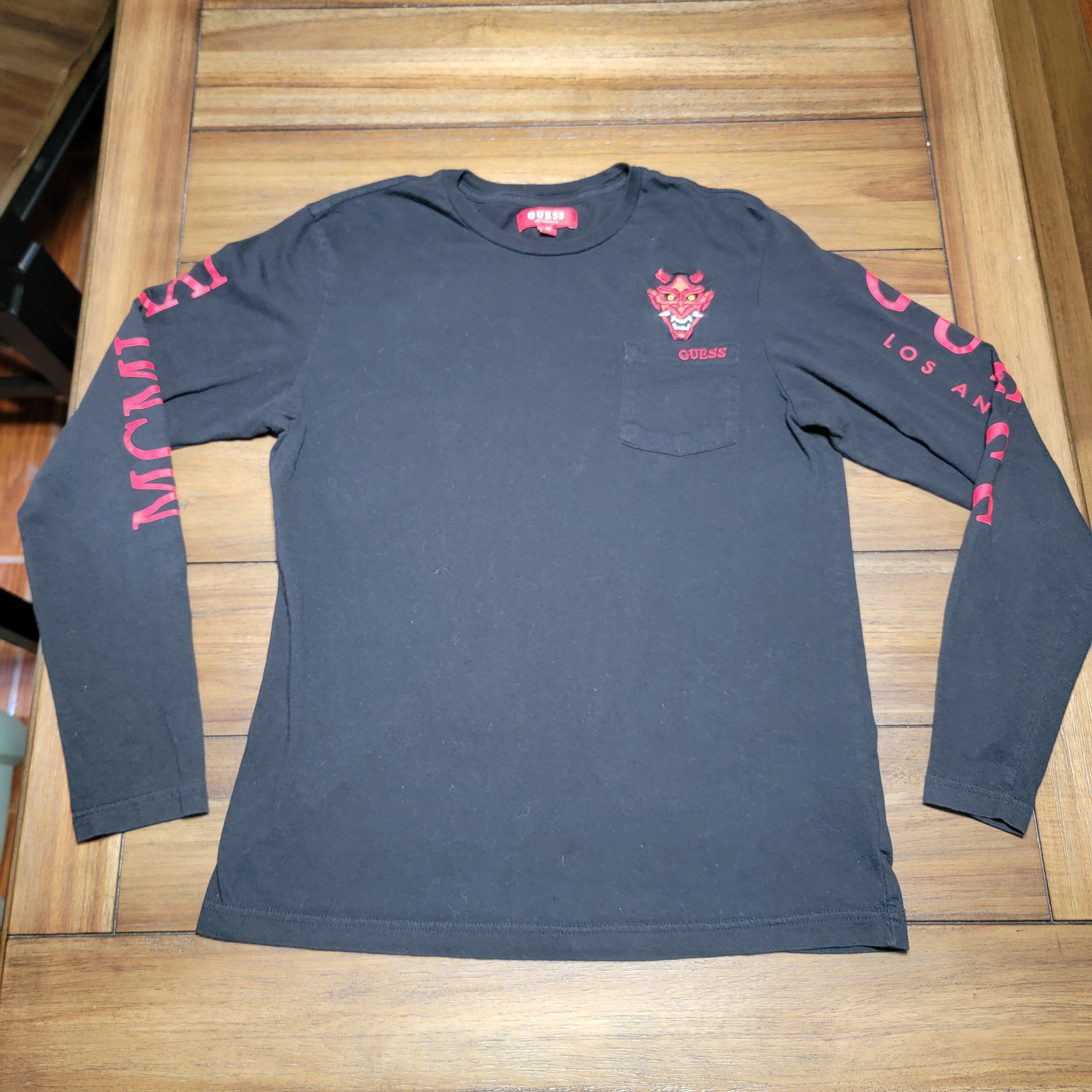 Guess Guess LS Unisex Tee Arm Logos Embroidered Devil - Medium Size L / US 10 / IT 46 - 1 Thumbnail