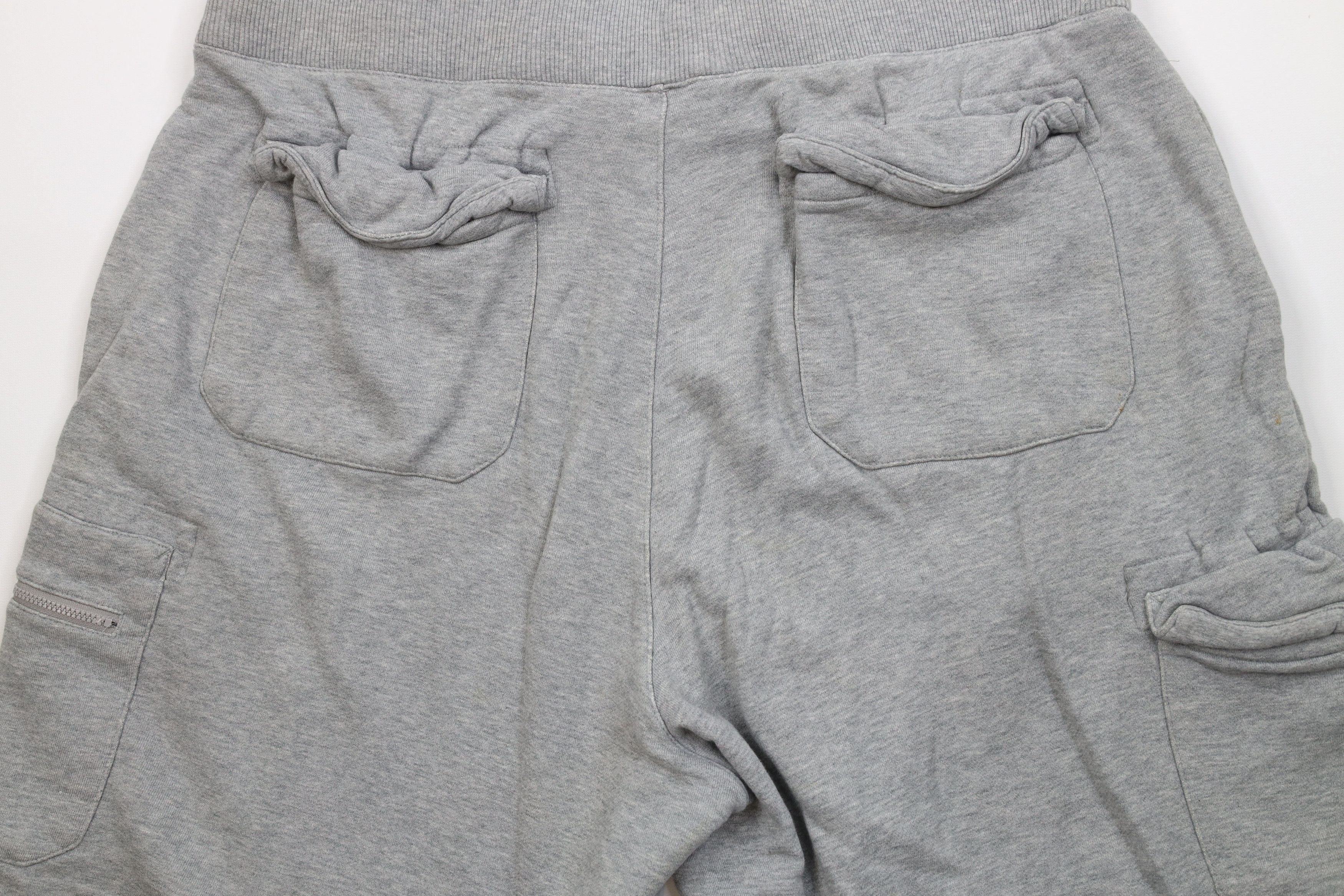Nike Vintage Nike Mini Swoosh Heavy French Terry Cargo Shorts Size US 36 / EU 52 - 13 Thumbnail