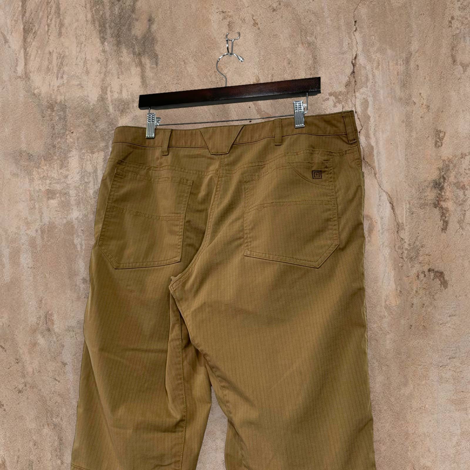 Vintage Vintage 5.11 Tactical Pants Tan Baggy Fit Cargos 90s Size US 36 / EU 52 - 2 Preview