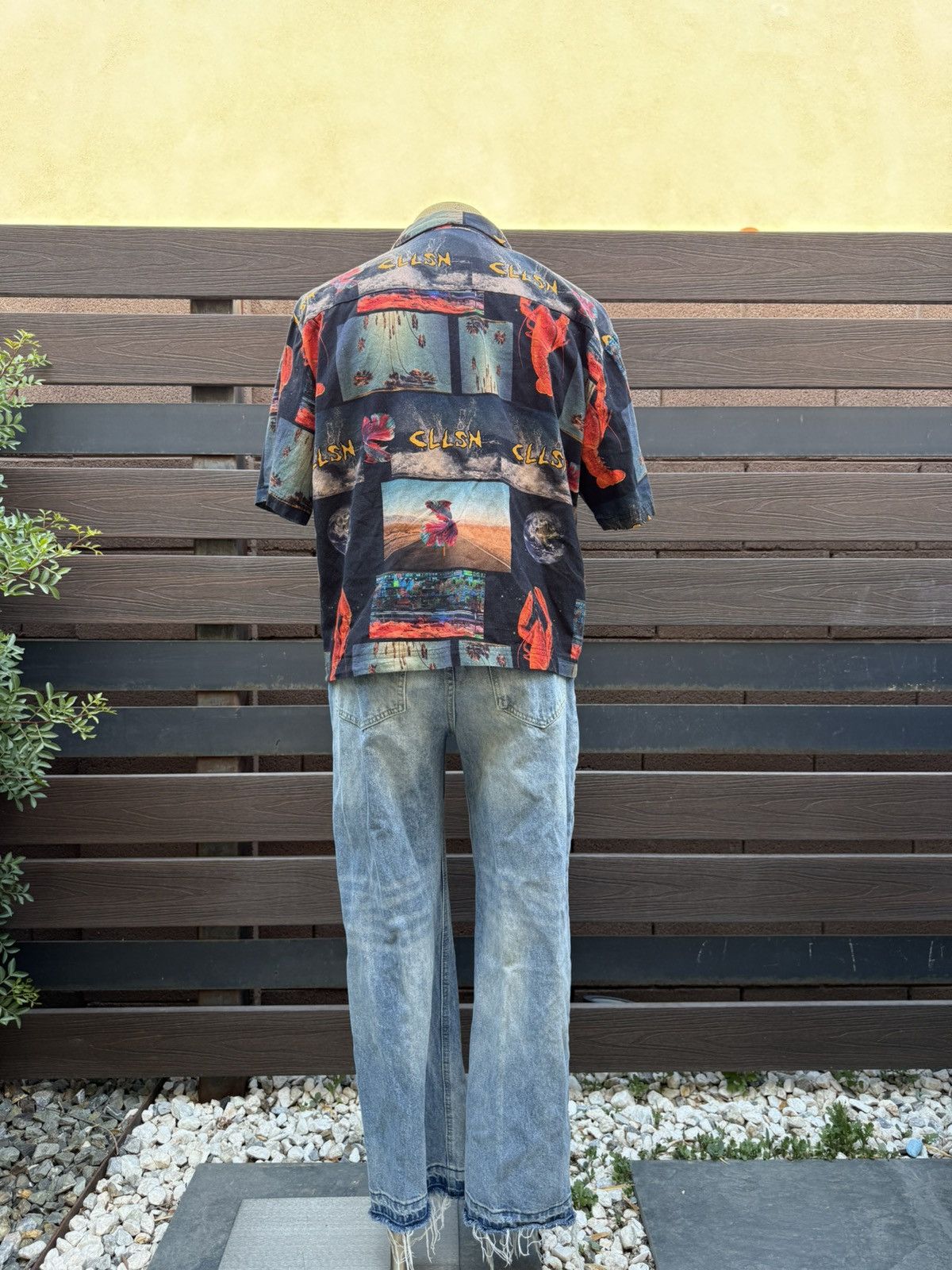 Other Retro Collusion Graphic Shirt – Size M Size US M / EU 48-50 / 2 - 4 Thumbnail