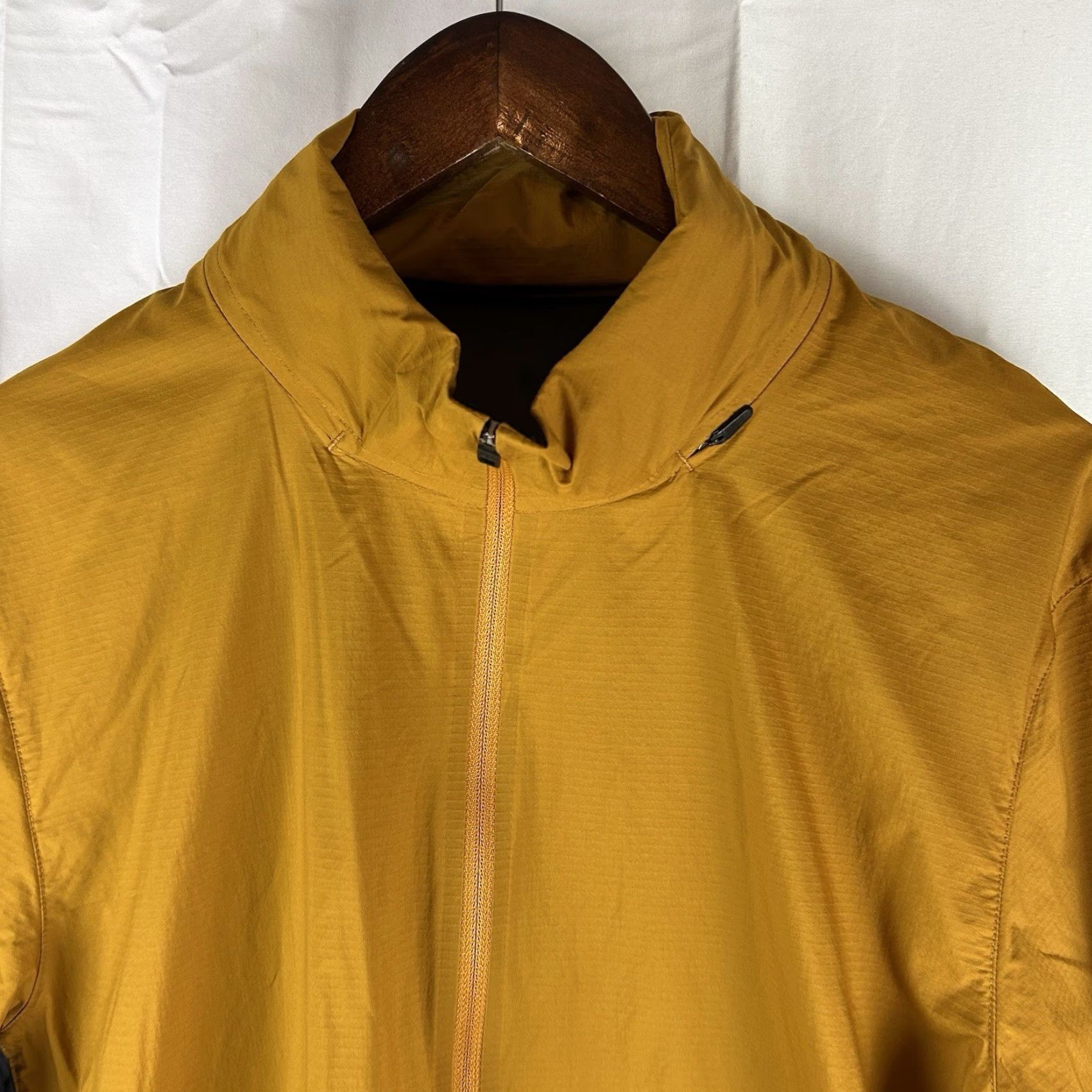 Lululemon Lululemon Jacket Active Men’s Large Mustard/Gray Lightweight Hoodie Packable/Lightweight FSGD/ANCH LM4686S Size US L / EU 52-54 / 3 - 2 Thumbnail