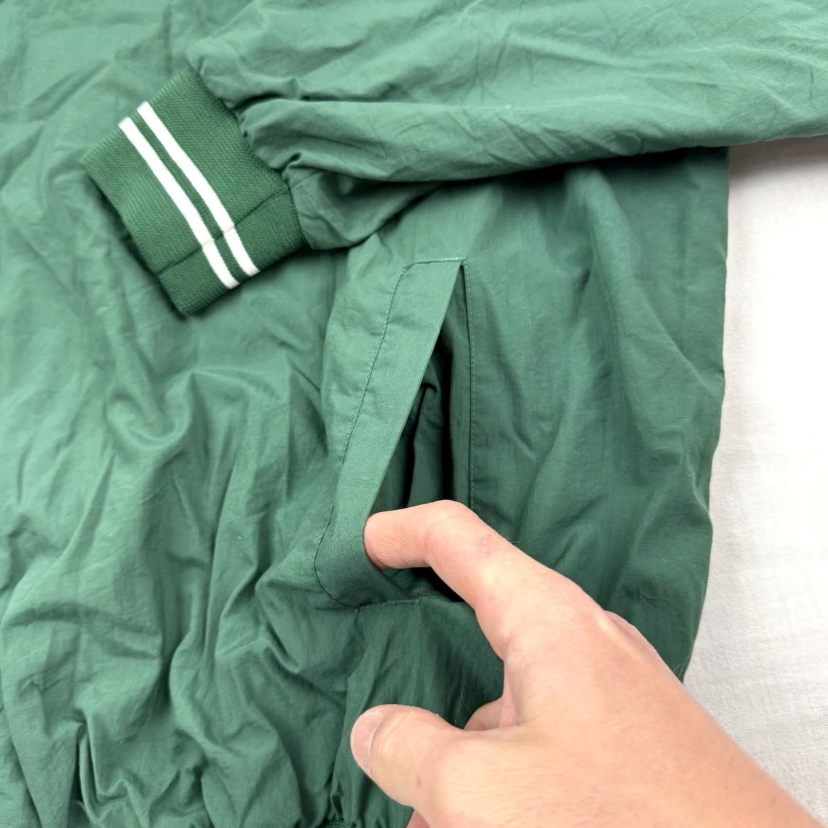 Reebok VINTAGE Reebok Jacket Windbreaker Adult L Green 90s Pockets Mens Size US L / EU 52-54 / 3 - 3 Thumbnail