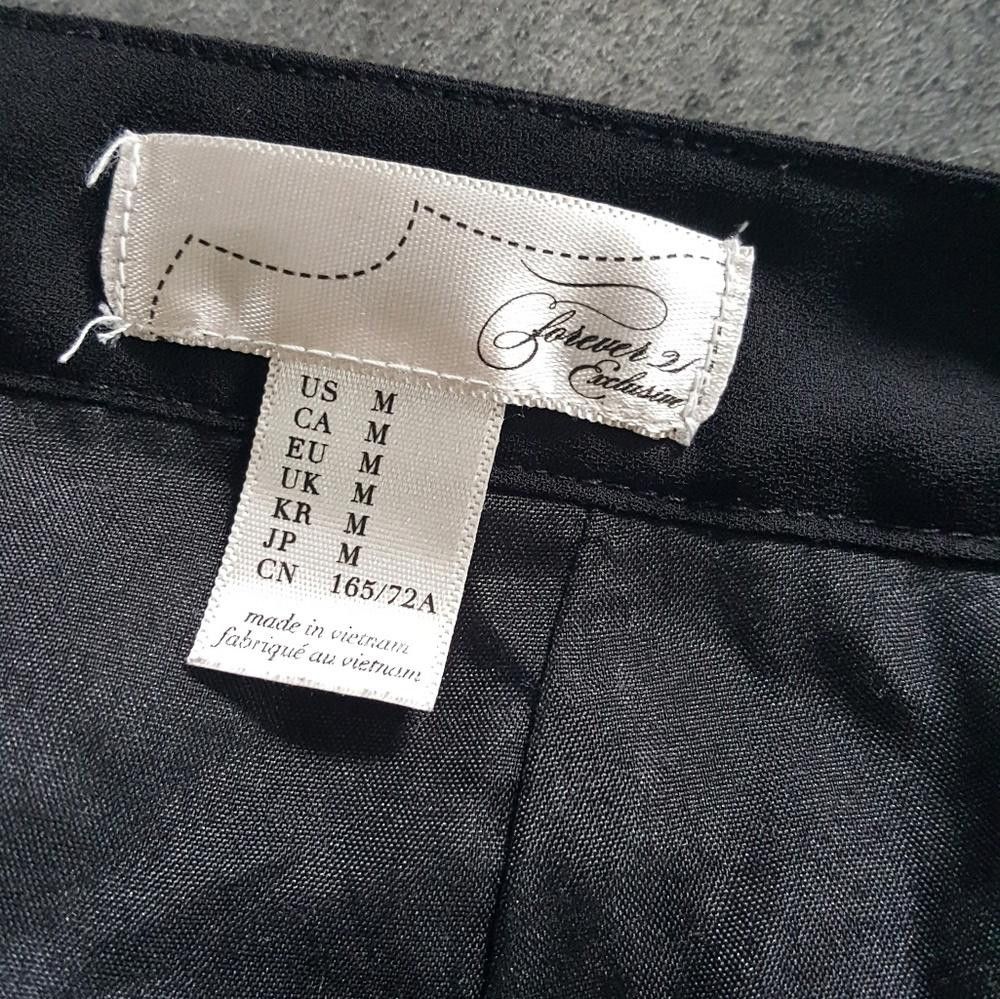 Forever 21 Black Side Cut Detailed F21 Short Size 32" / US 10 / IT 46 - 4 Thumbnail