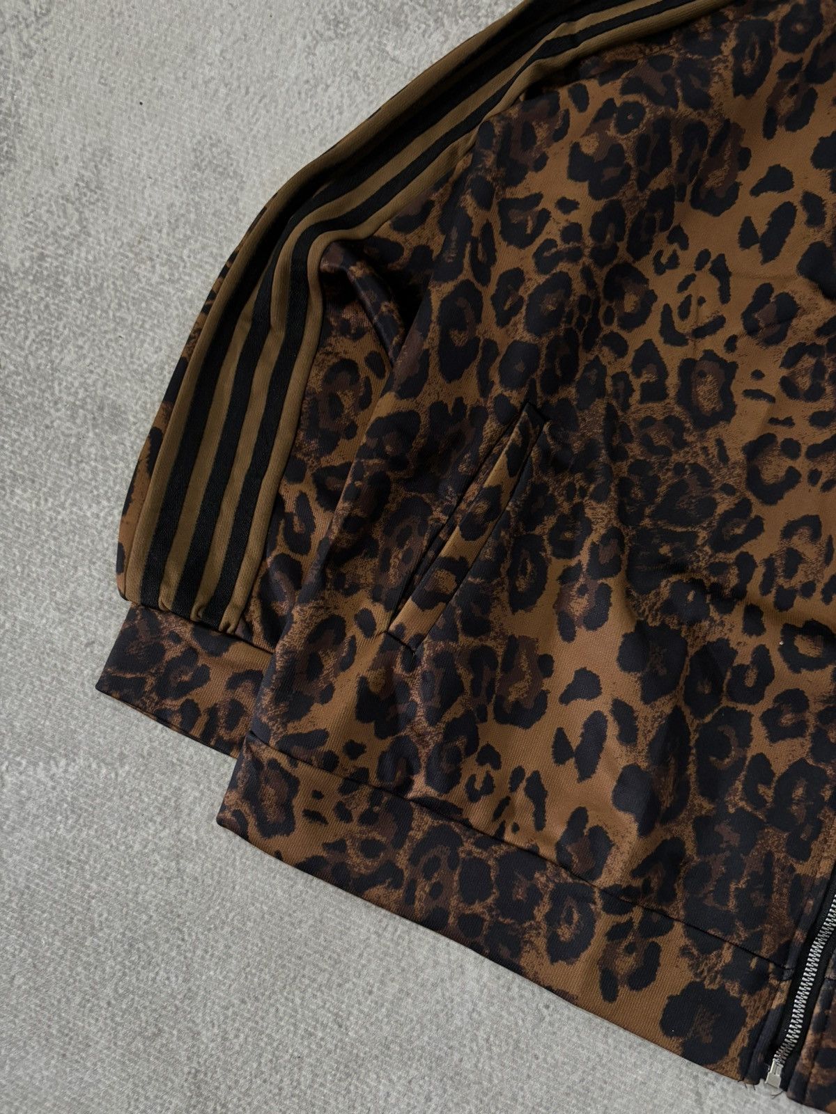 Other LEOPARD TRACKTOP 3STRIP by Double T Size US XL / EU 56 / 4 - 2 Thumbnail
