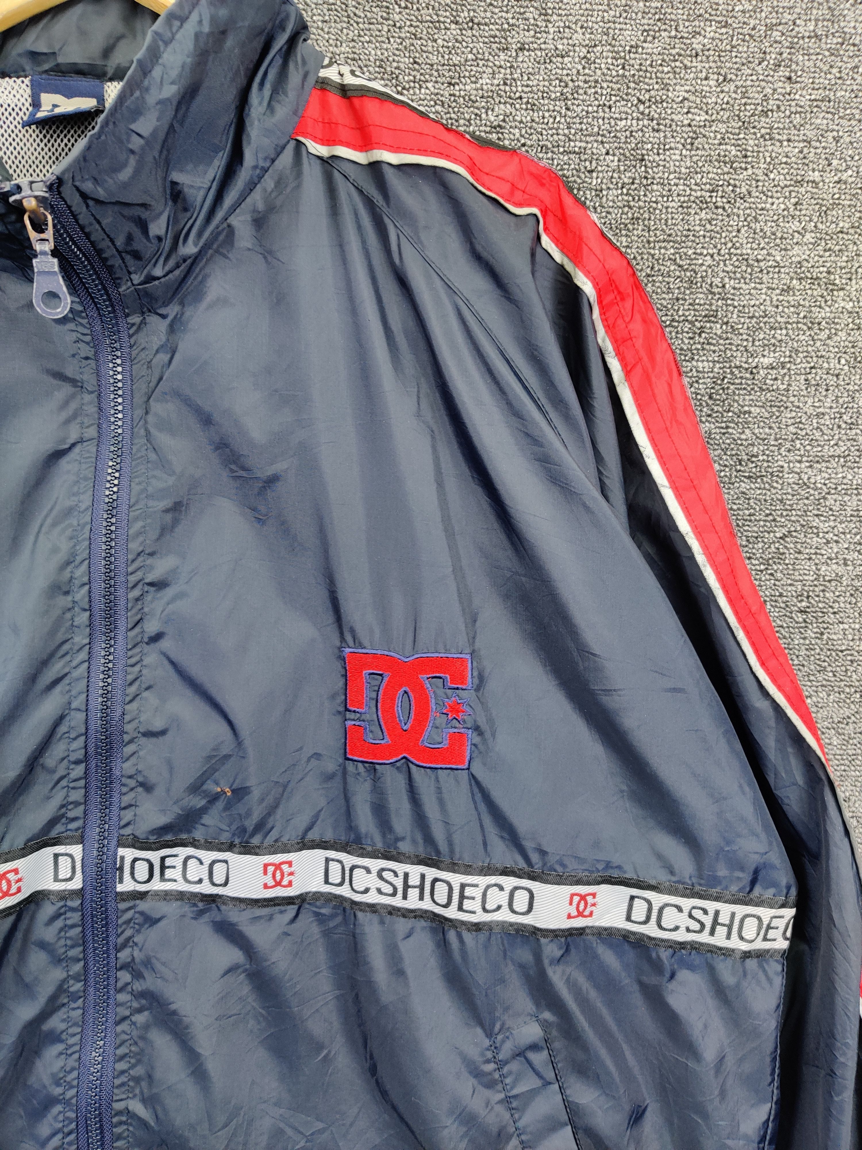DC Vintage DC Shoe USA Embroidery Logo Windbreaker Light Jacket Size US XL / EU 56 / 4 - 8 Thumbnail