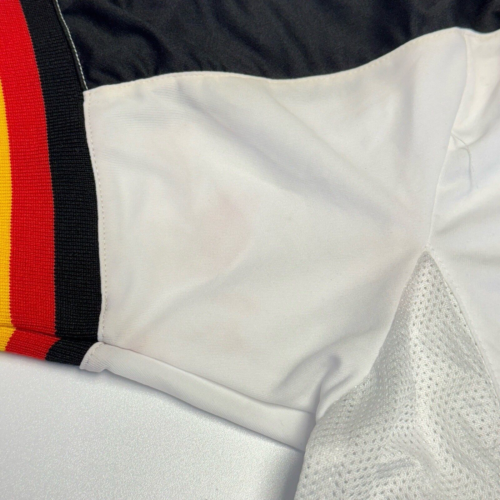 Vintage Vintage Sando Deutschland Soccer Jersey Shirt Mens Large Size US L / EU 52-54 / 3 - 11 Thumbnail