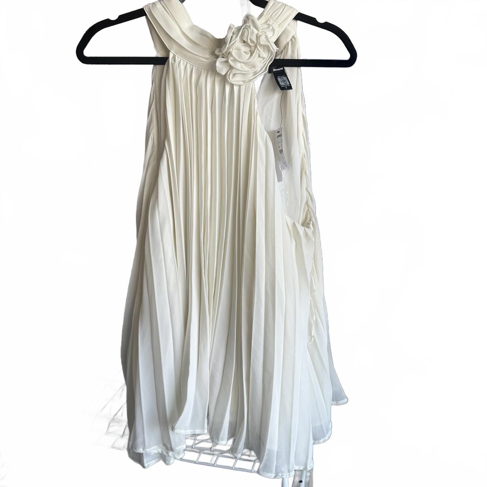 Designer Elegant Pleated White top Size XL / US 12-14 / IT 48-50 - 1 Preview