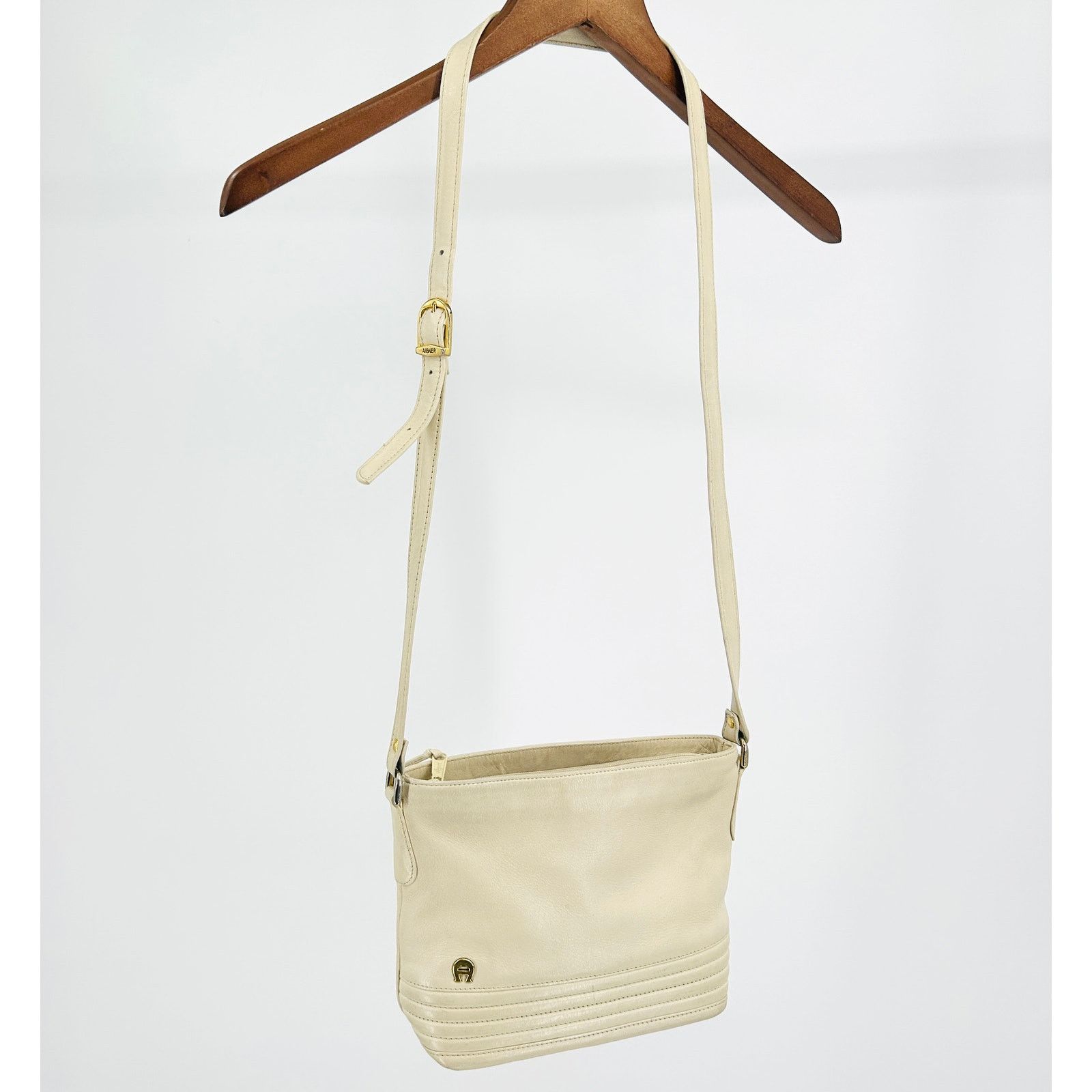 Etienne Aigner Vintage 80s Cream Genuine Leather Minimalist Handbag Size ONE SIZE - 1 Thumbnail