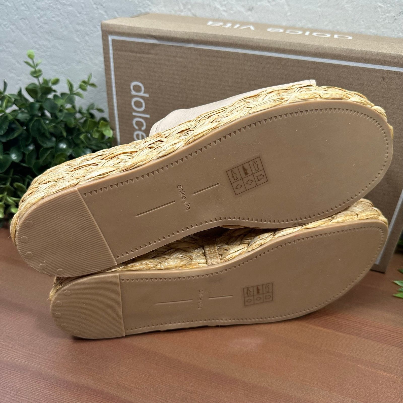 Dolce Vita Dolce Vita Pablos Raffia Bottom Slide Platforms Sandals Sand Size US 11 / IT 41 - 7 Thumbnail