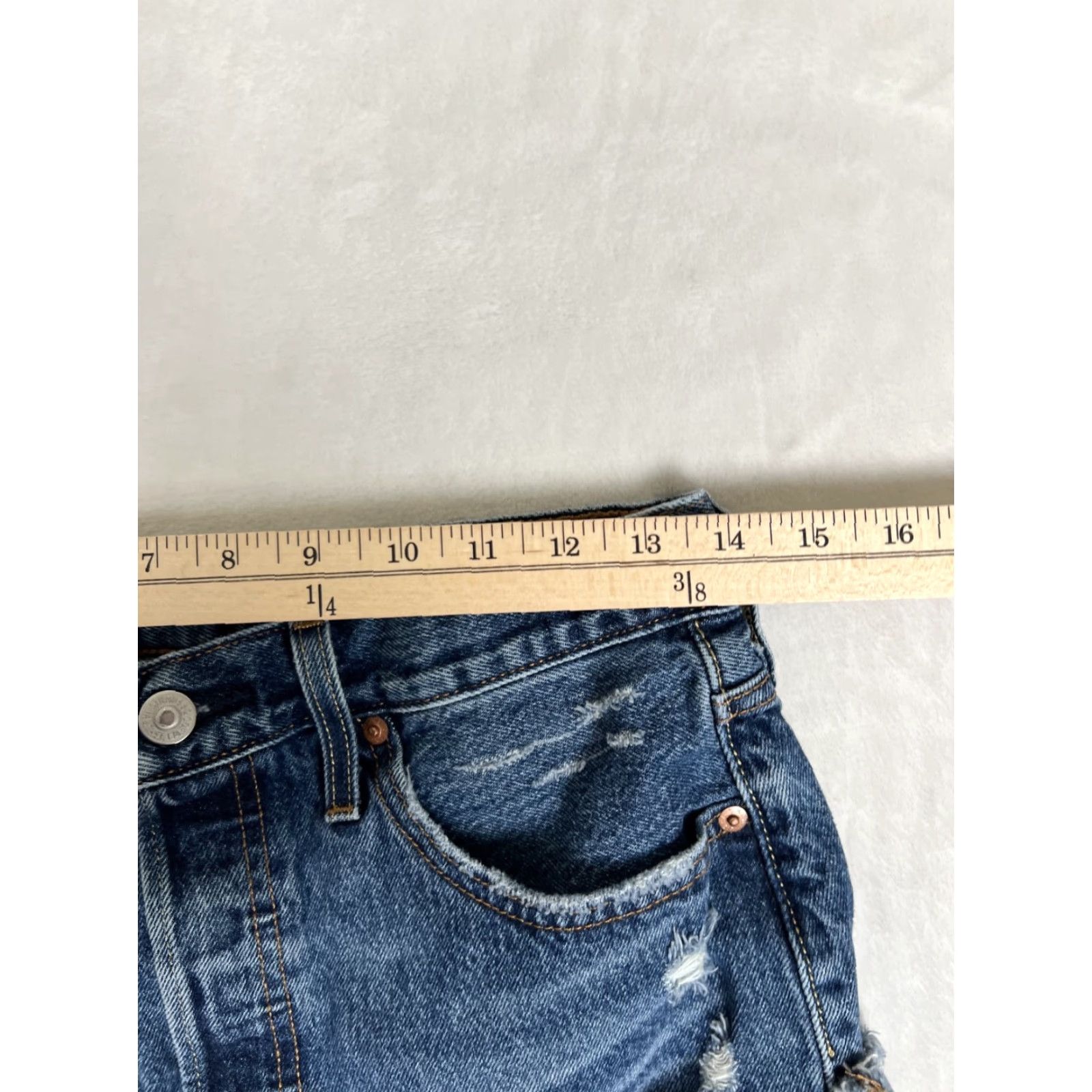Levi's Levi’s 501 Denim Jean Shorts 28 Blue Daisy Dukes Denim 5-Pocket Cut-Off Jean Shorts Womens Size 28" / US 6 / IT 42 - 2 Thumbnail
