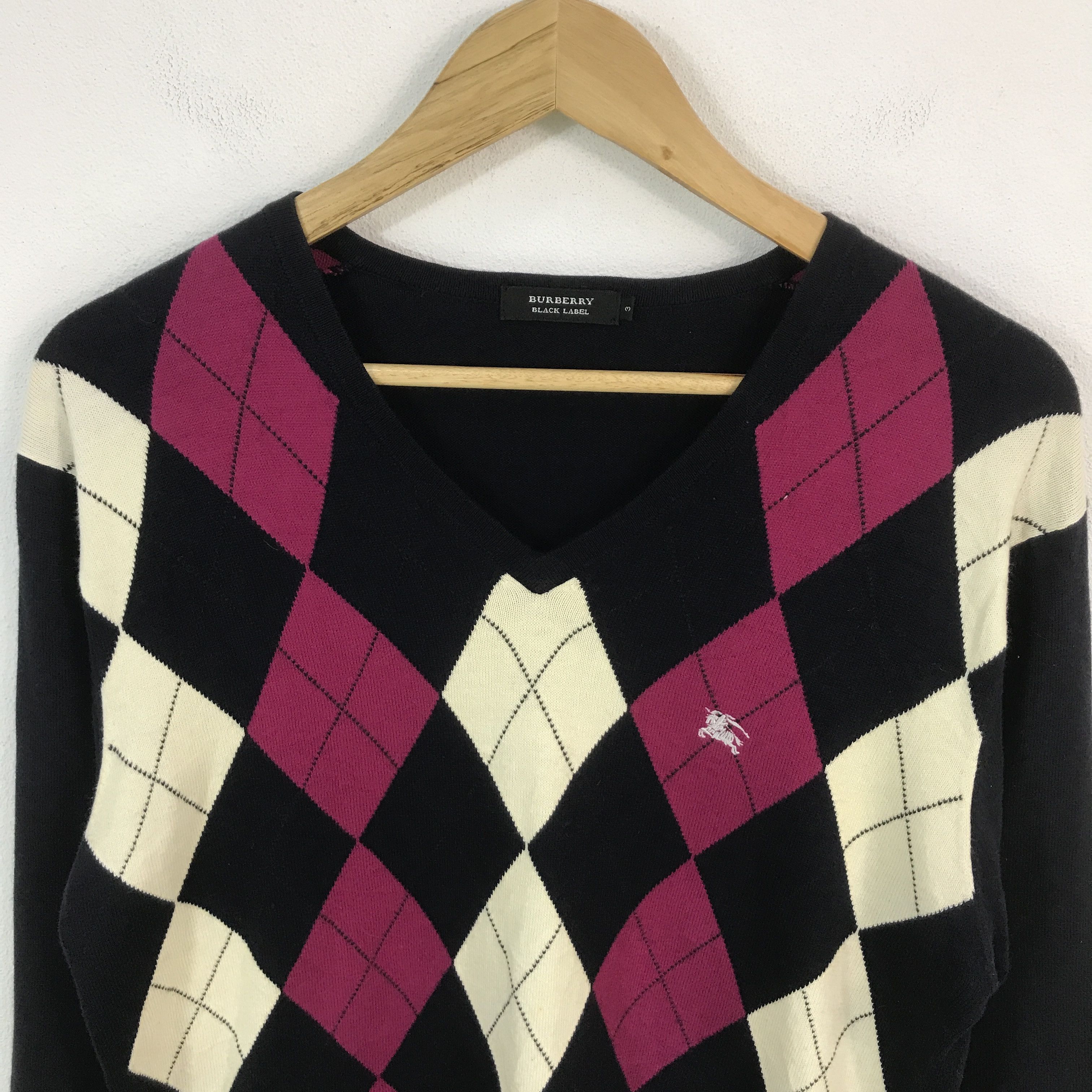 Burberry Burberry Black label v coller knitwear jacket Size US M / EU 48-50 / 2 - 3 Thumbnail