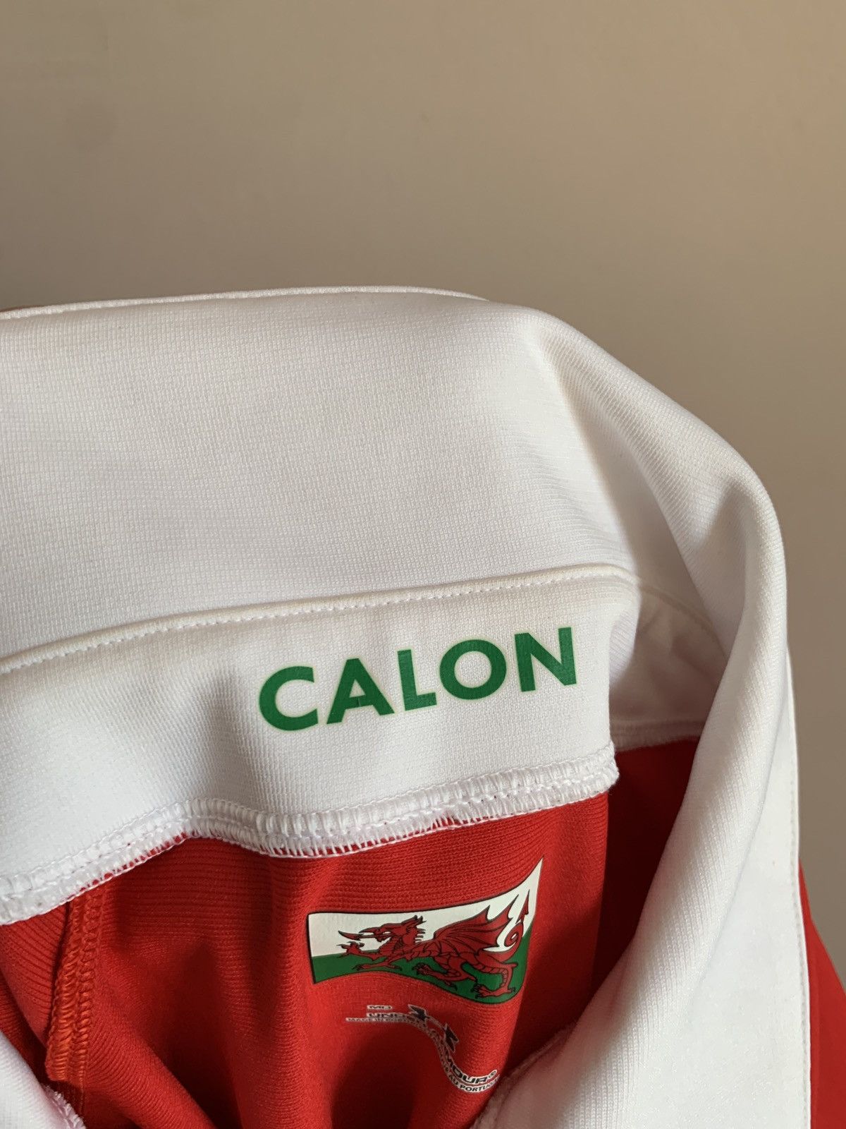 Under Armour Wales 2008 Rugby Union Shirt Under Armour Long Sleeve Sz M Size US M / EU 48-50 / 2 - 7 Thumbnail