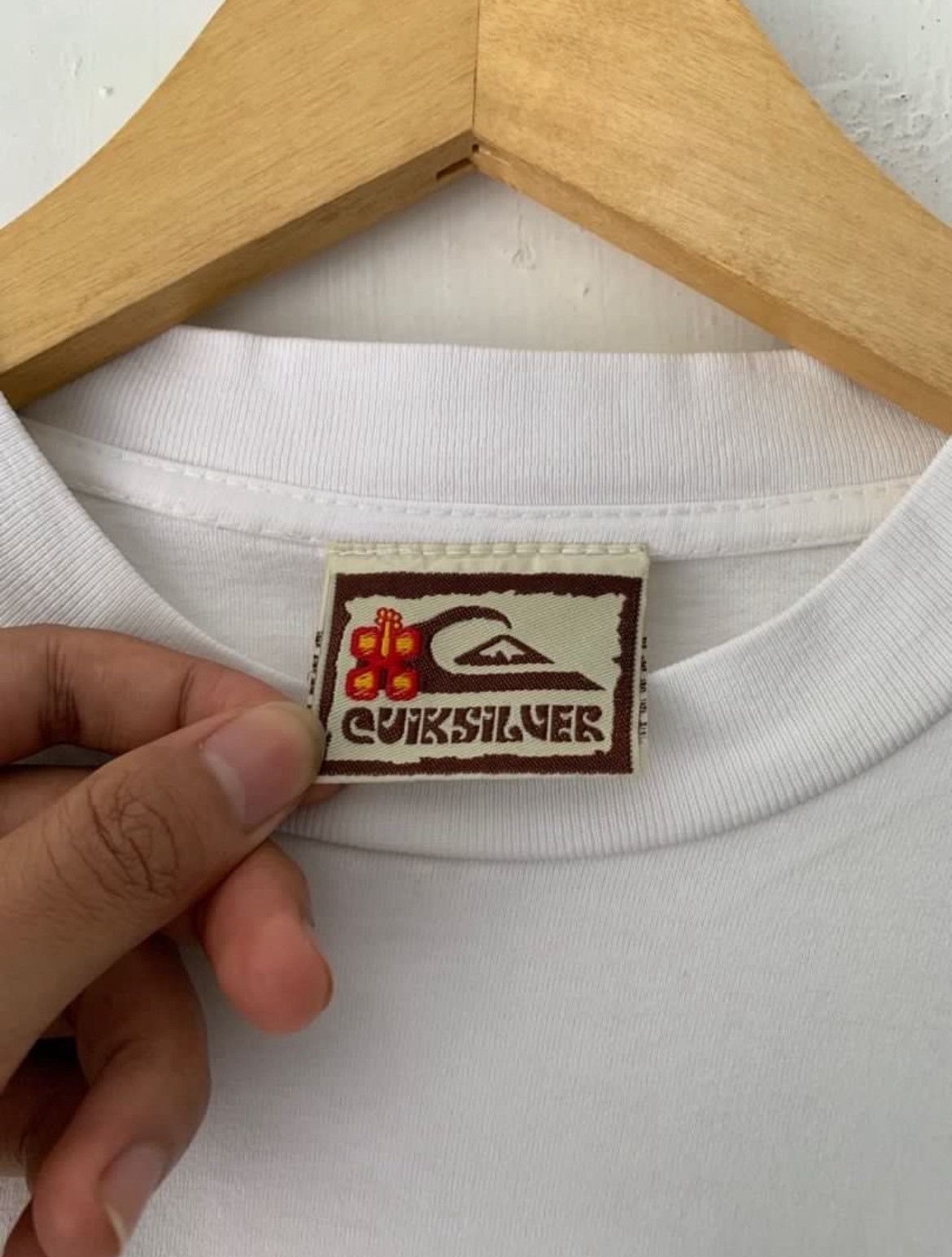 Quiksilver Beautifull Vintage Quiksilver Embroyed Logo T-shirt Size US L / EU 52-54 / 3 - 3 Thumbnail