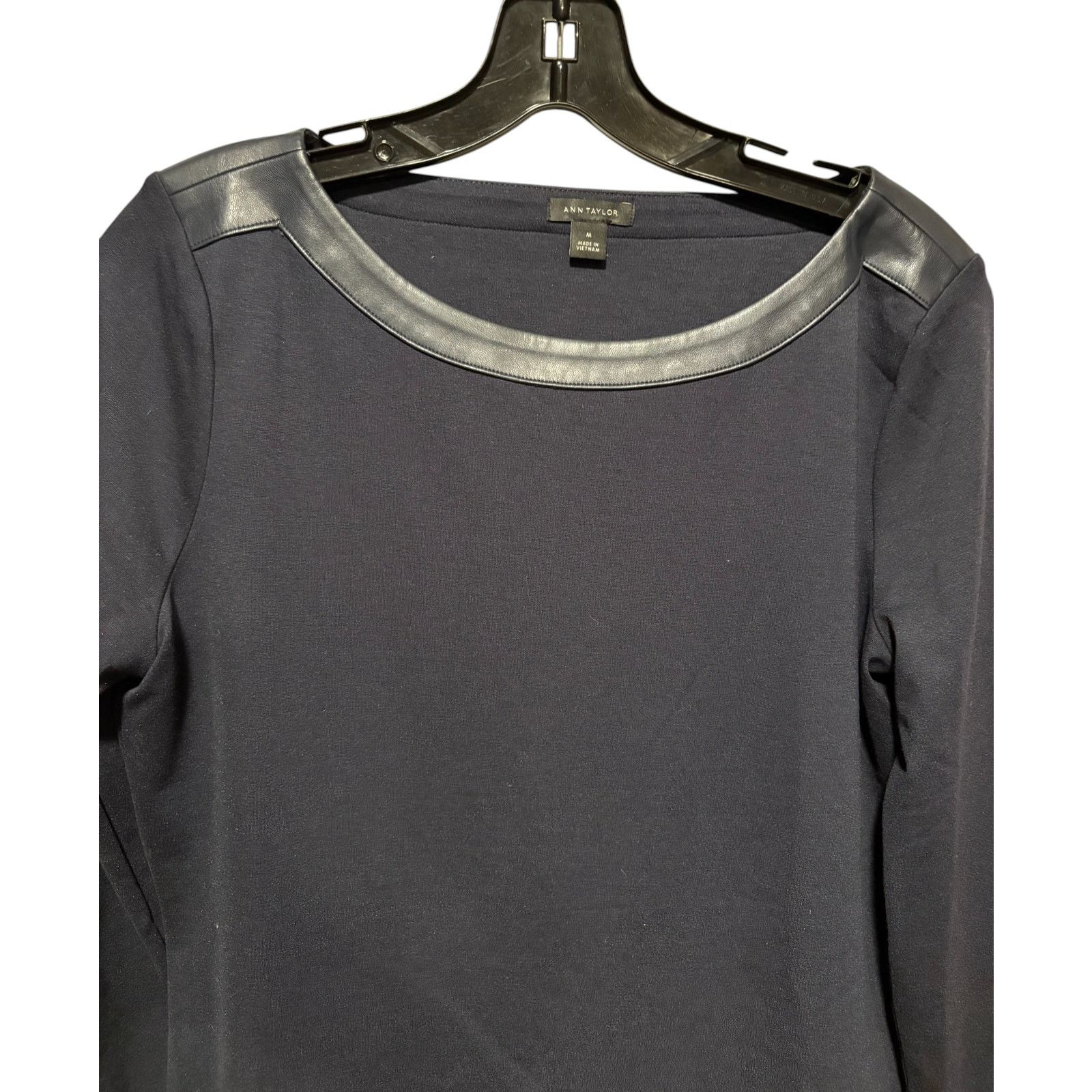 Ann Taylor Ann Taylor Navy Blue Black pLeather Trim Long Sleeve Top Size M / US 6-8 / IT 42-44 - 2 Thumbnail