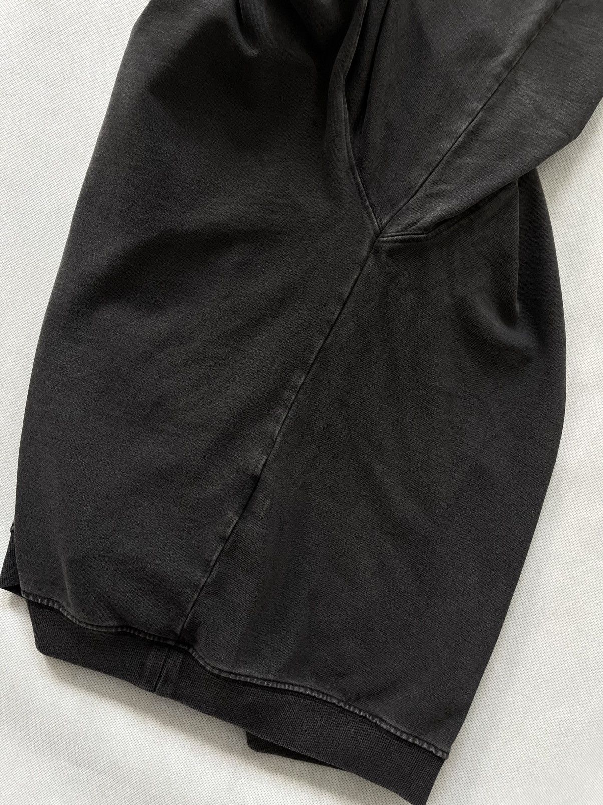 Yeezy YEEZY Season 5 Washed Dark Grey Blank Boxy Fit Crewneck Size US L / EU 52-54 / 3 - 9 Thumbnail