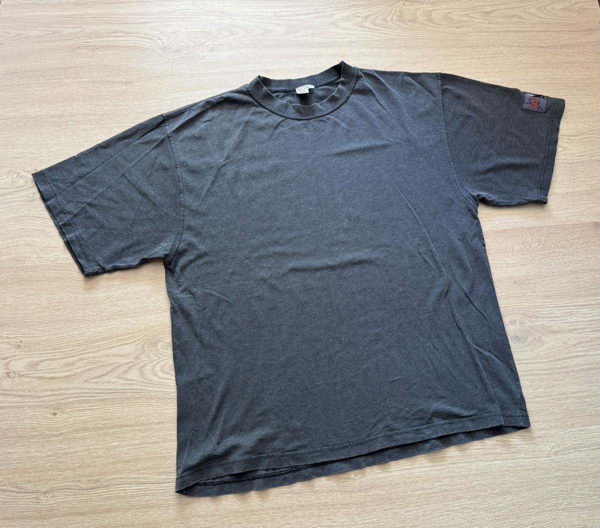 Vintage Vintage 90’s Faded Made In USA Surf Baggy T-Shirt Size US XL / EU 56 / 4 - 1 Thumbnail